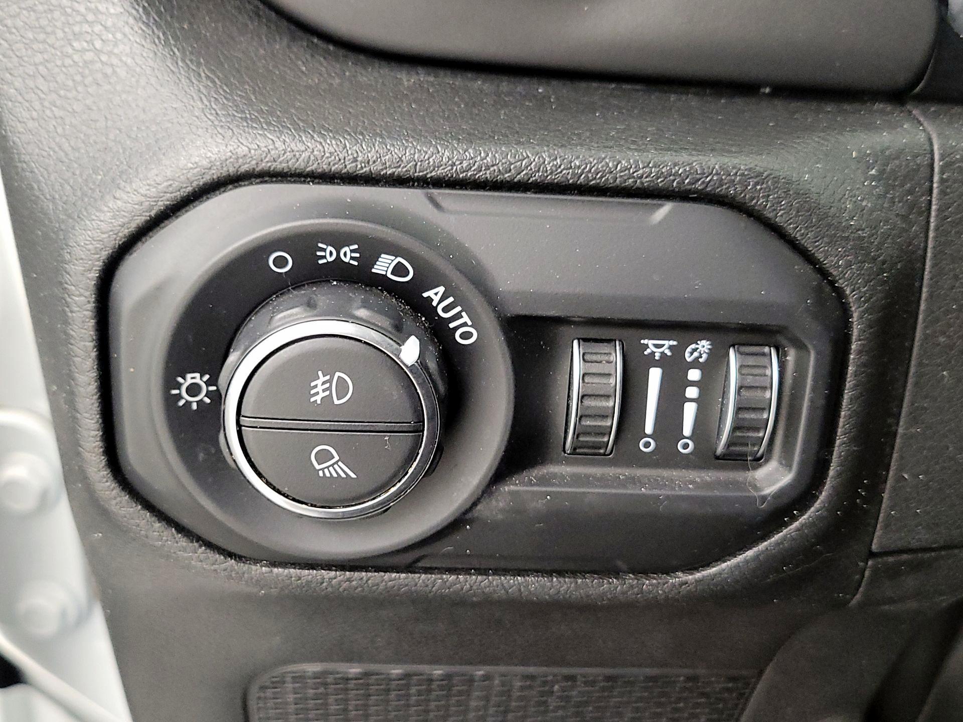 Thumbnail: 2022 Jeep Gladiator - 13