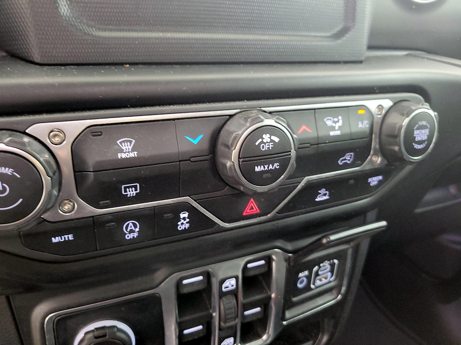 Thumbnail: 2022 Jeep Gladiator - 16