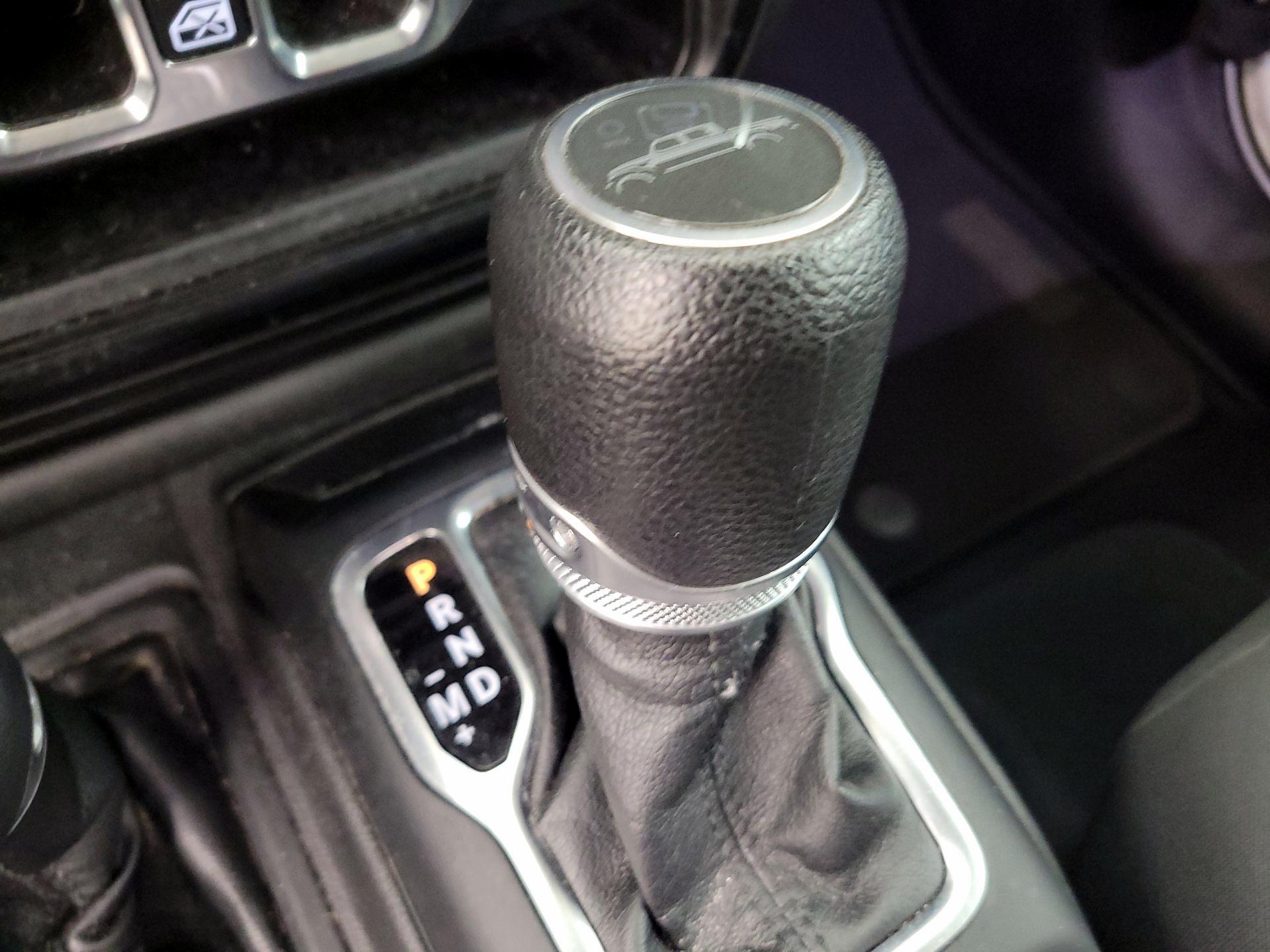 Thumbnail: 2022 Jeep Gladiator - 17