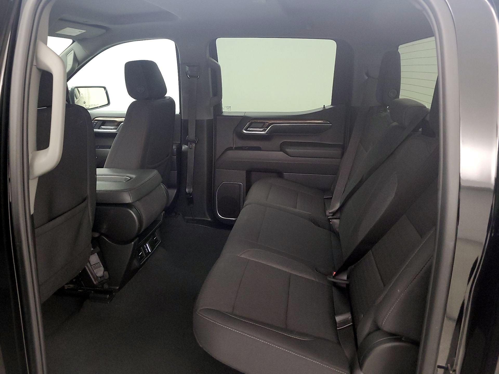 Thumbnail: 2024 Chevrolet Silverado 1500 - 18