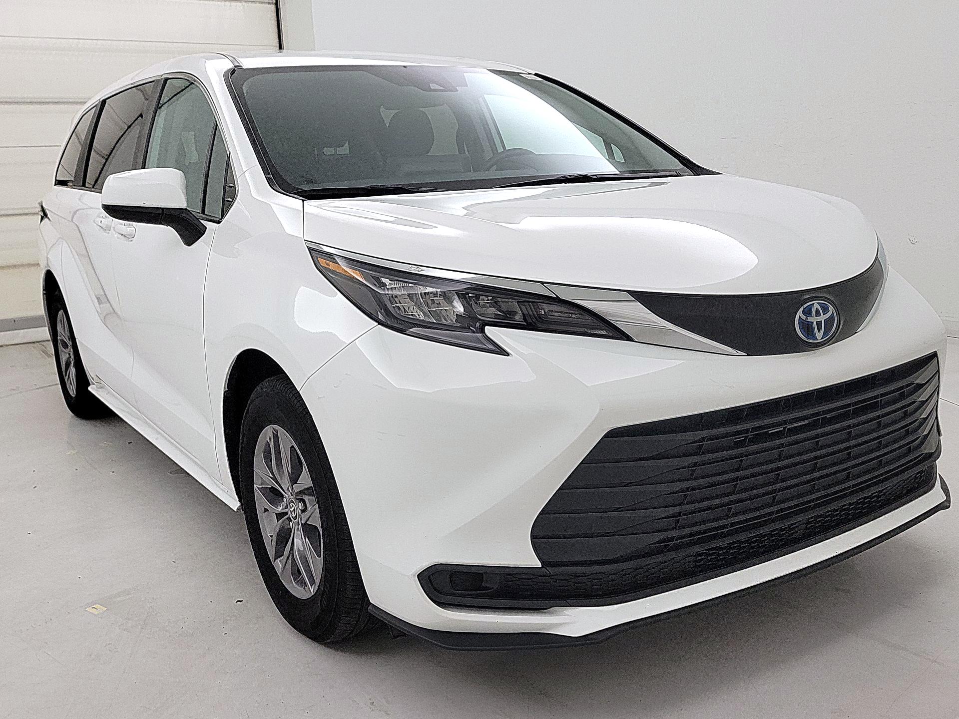 Thumbnail: 2024 Toyota Sienna - 1