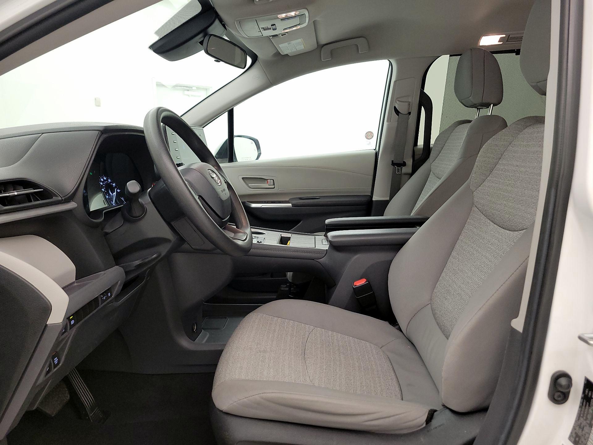 Thumbnail: 2024 Toyota Sienna - 9