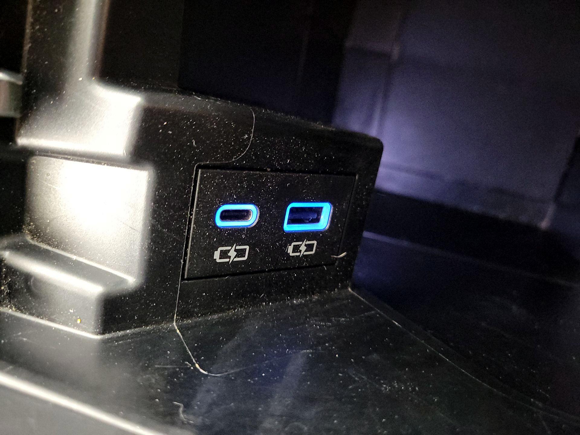 Thumbnail: 2024 Toyota Sienna - 17