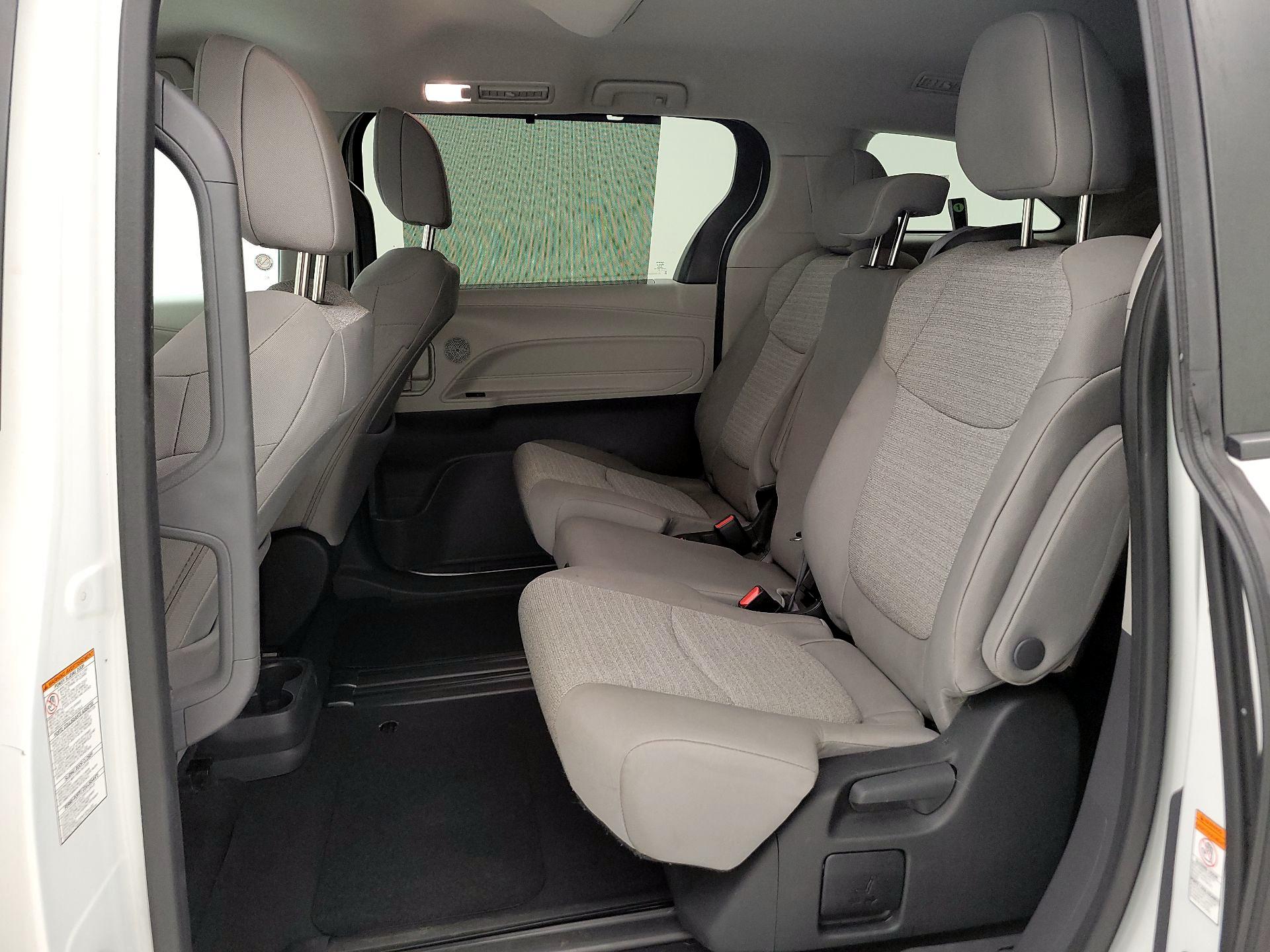 Thumbnail: 2024 Toyota Sienna - 18