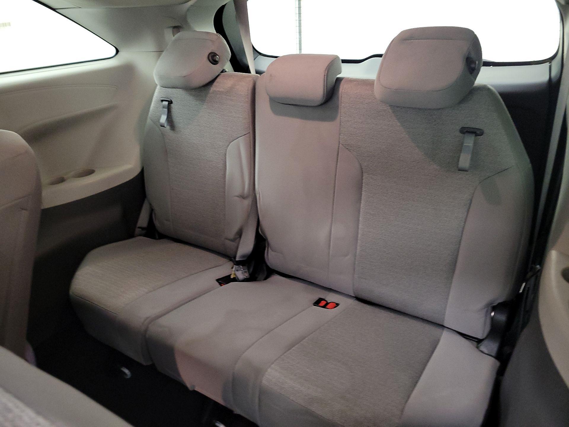 Thumbnail: 2024 Toyota Sienna - 19