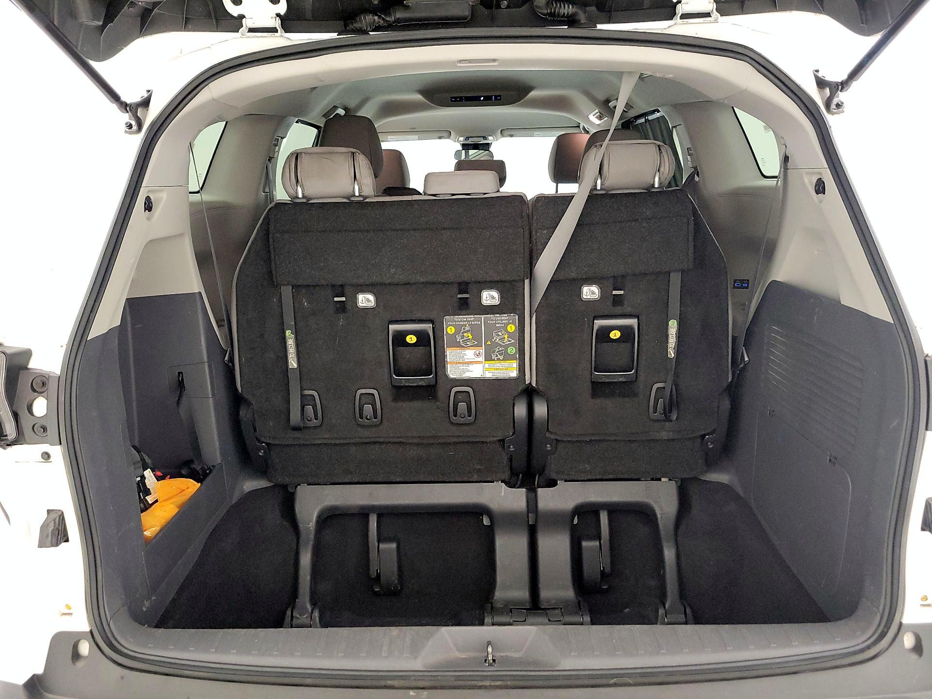 Thumbnail: 2024 Toyota Sienna - 20