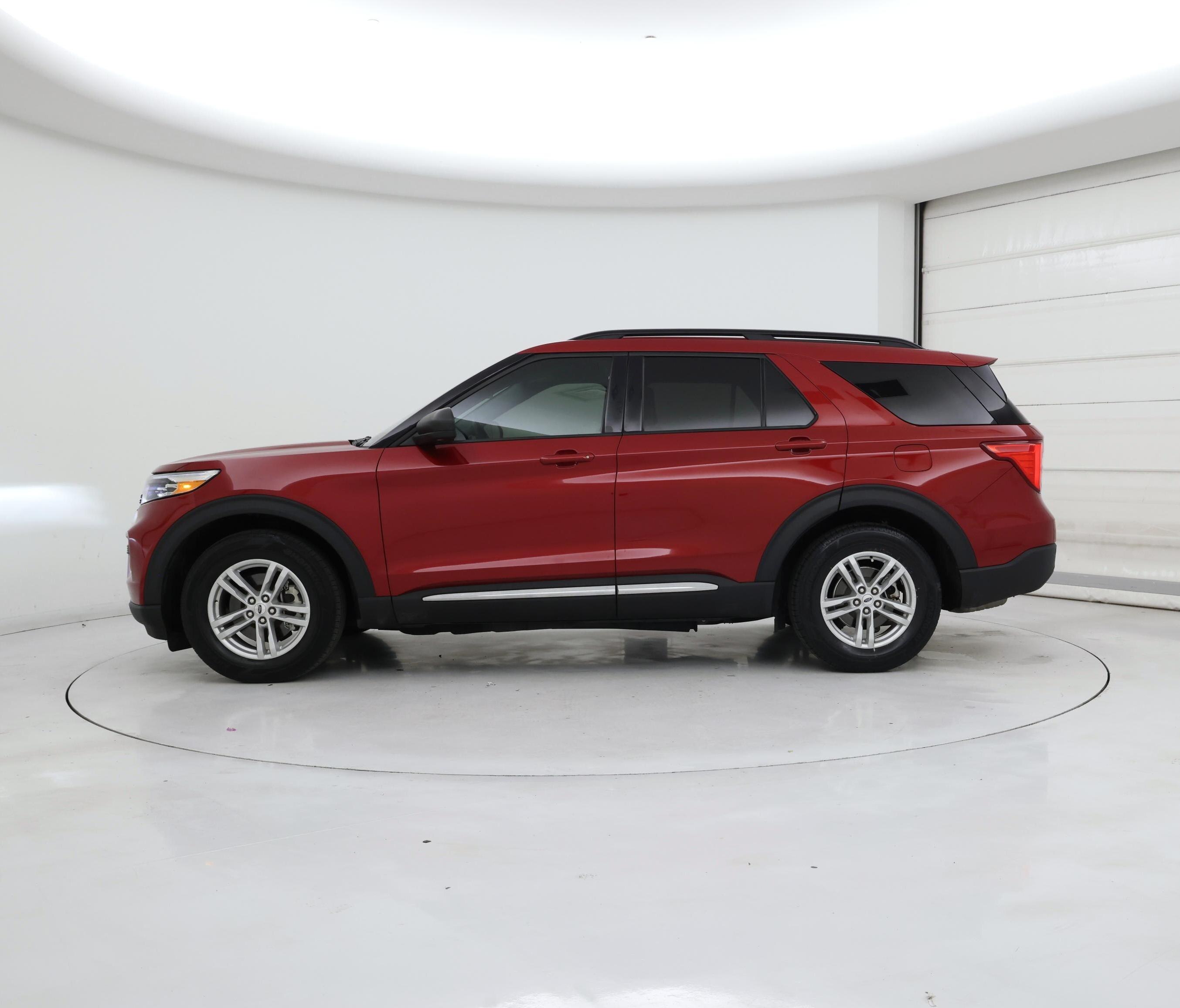Thumbnail: 2022 Ford Explorer - 3