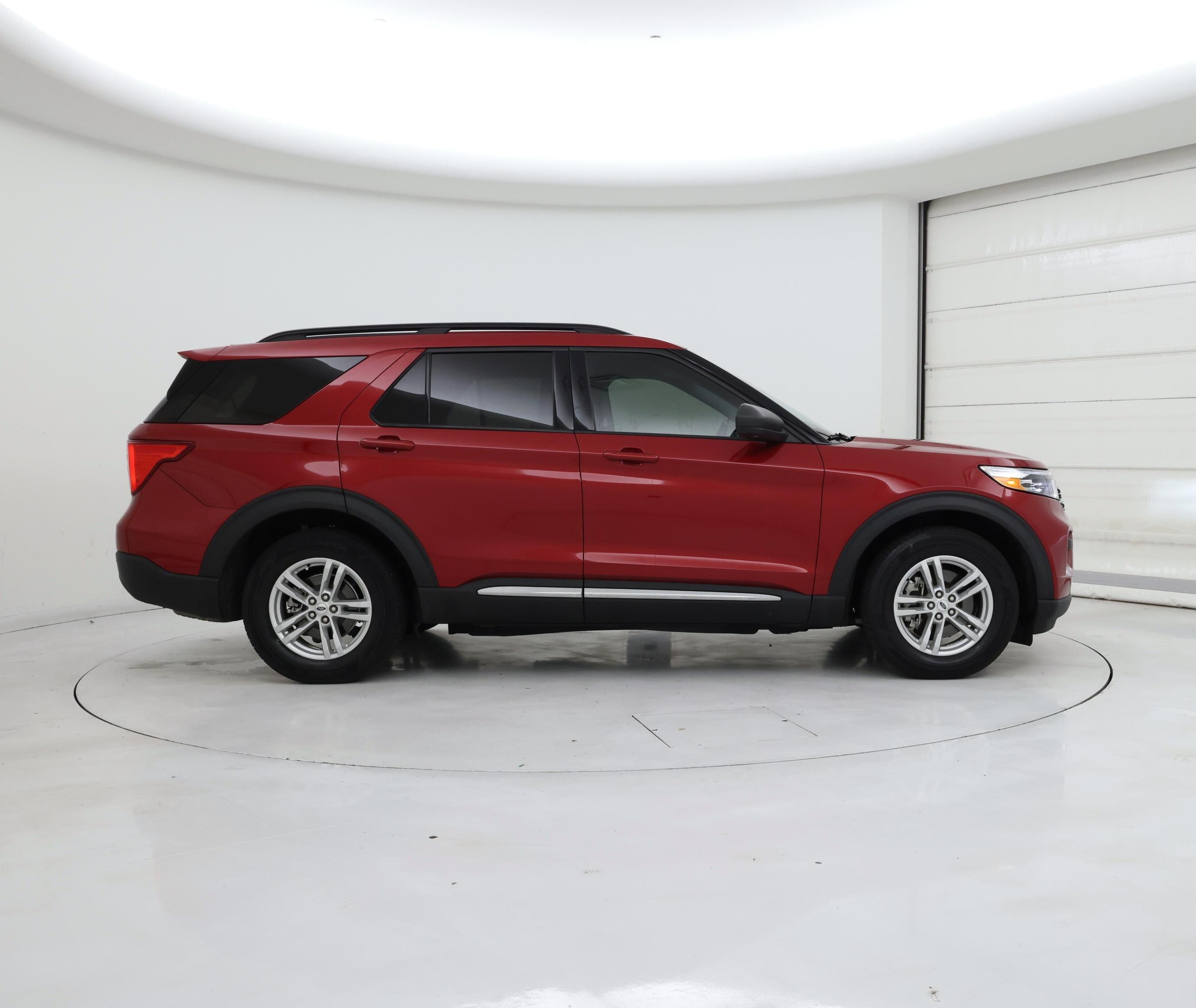 Thumbnail: 2022 Ford Explorer - 7