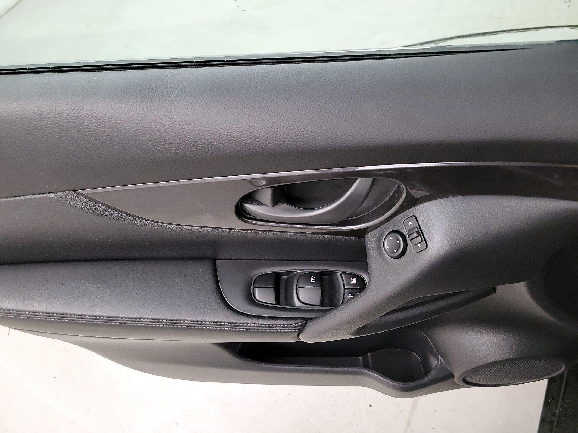 Thumbnail: 2020 Nissan Rogue - 12