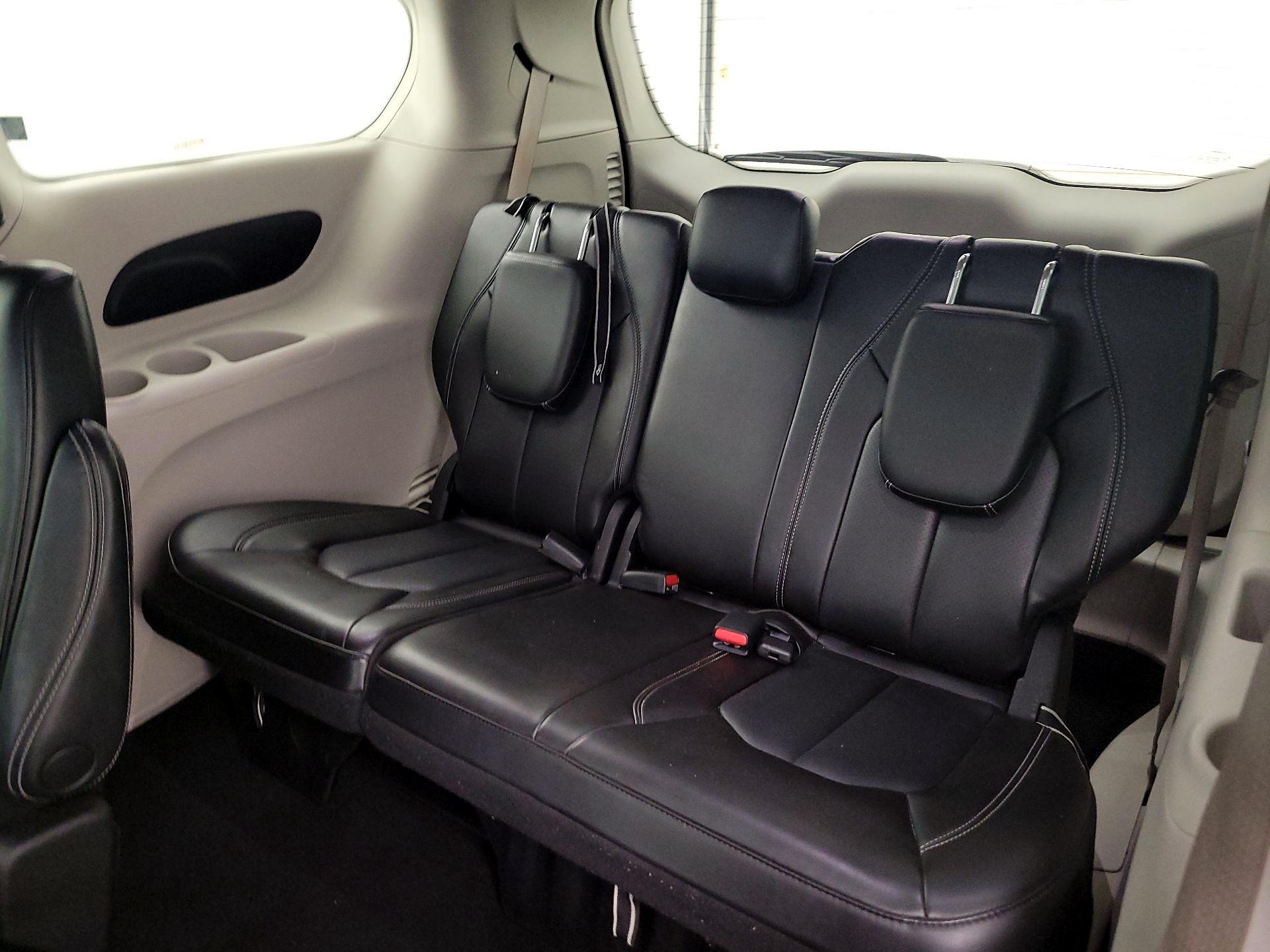 Thumbnail: 2023 Chrysler Pacifica - 20