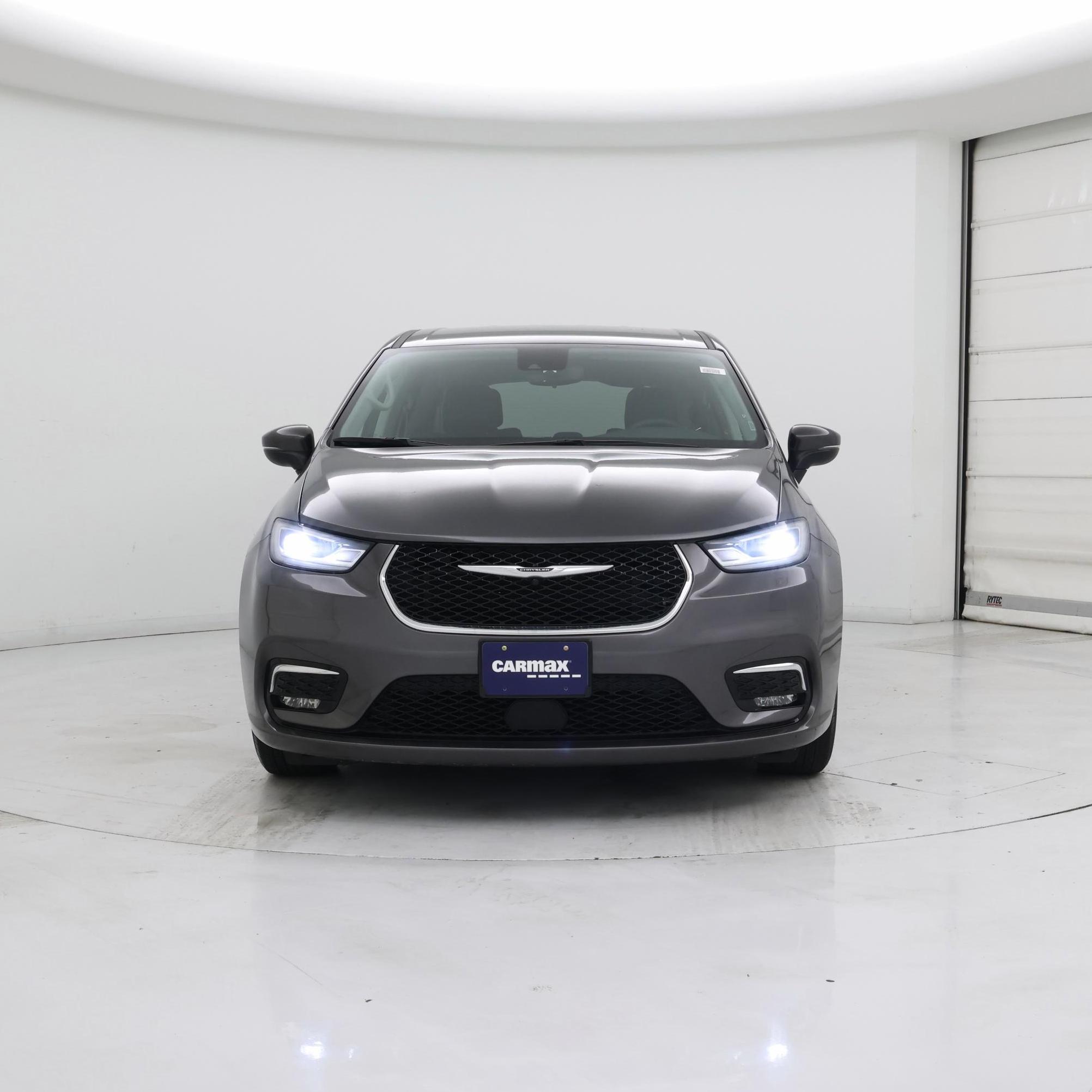 Thumbnail: 2023 Chrysler Pacifica - 5