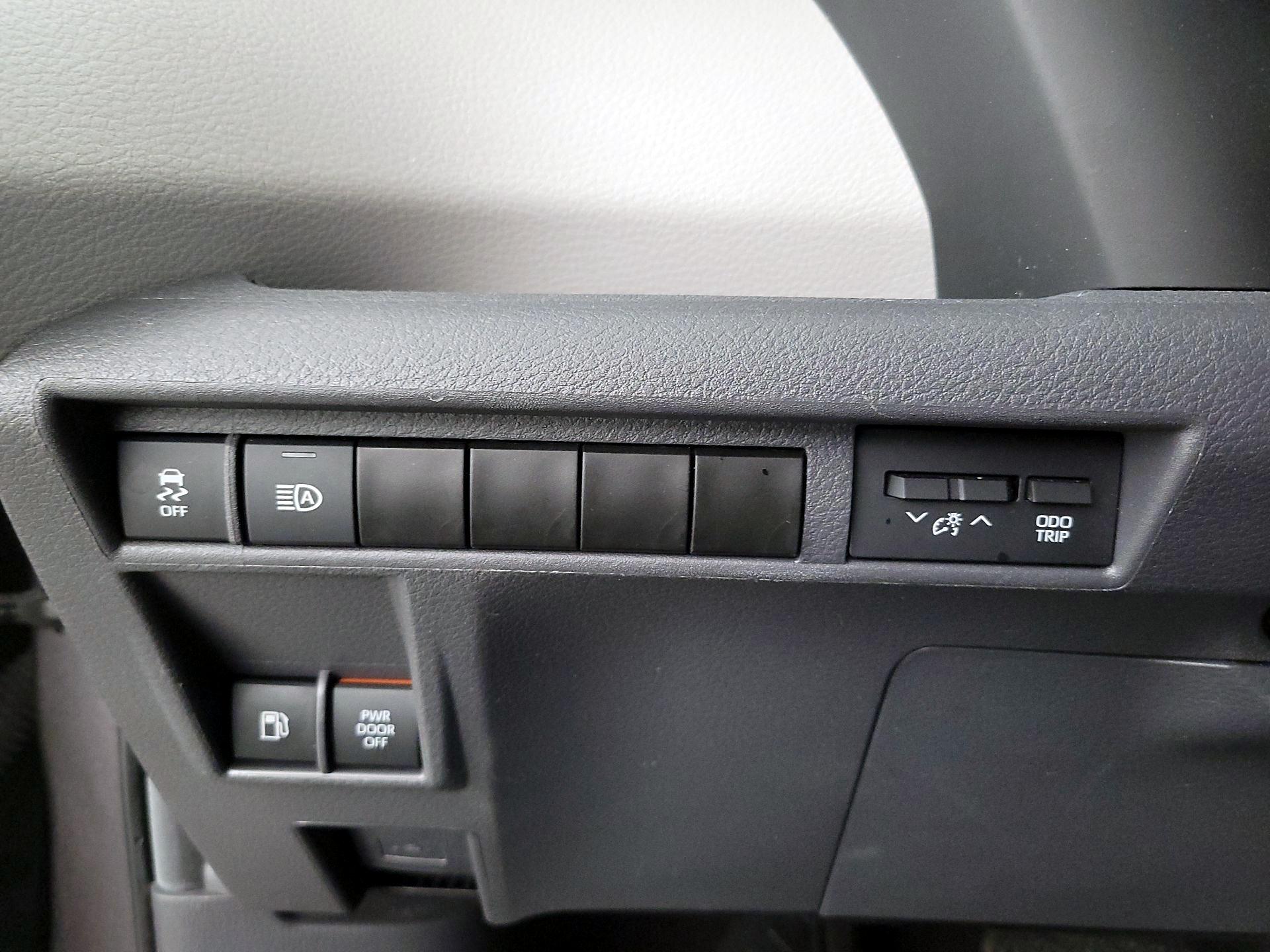 Thumbnail: 2024 Toyota Sienna - 13