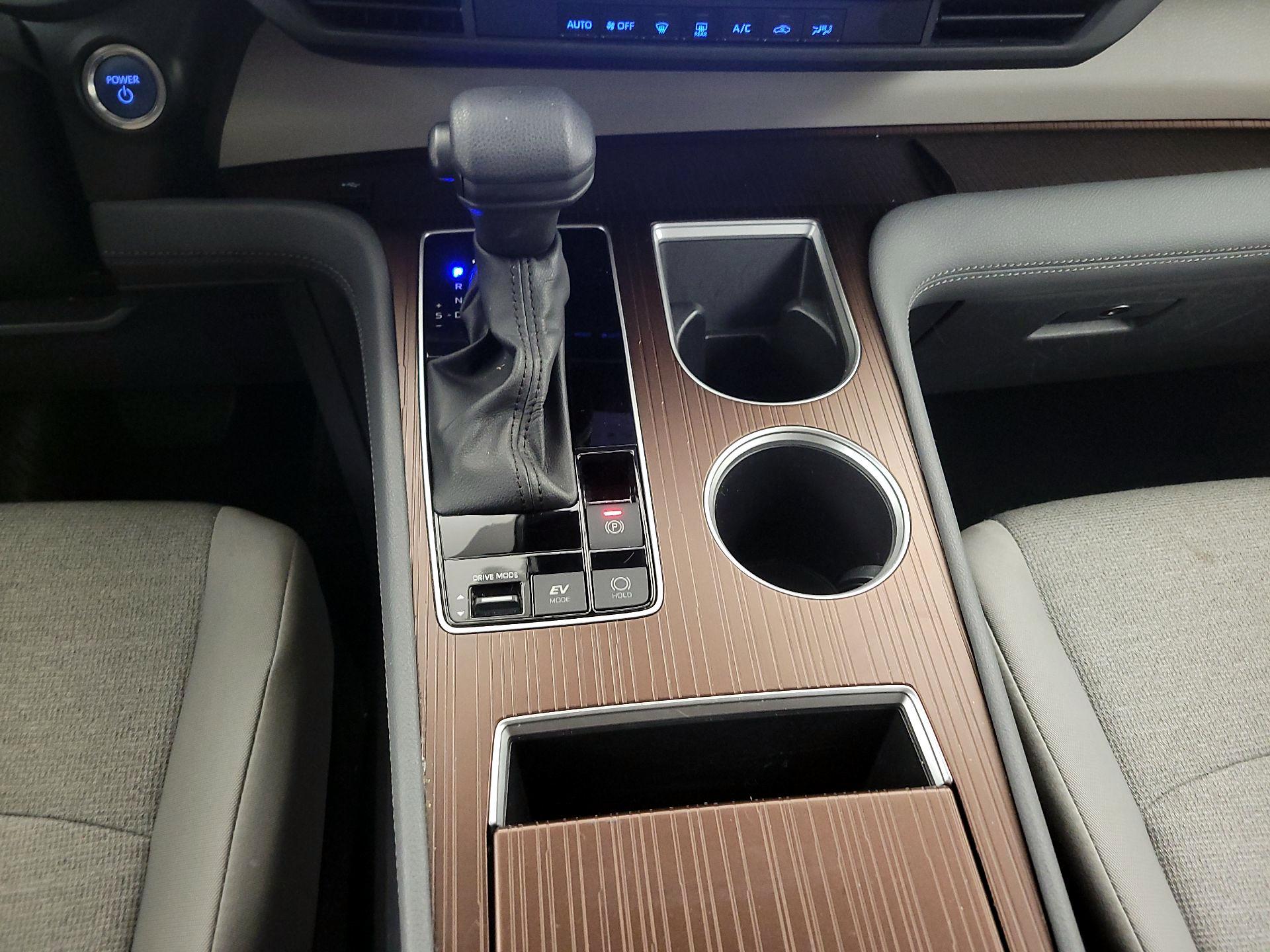 Thumbnail: 2024 Toyota Sienna - 17