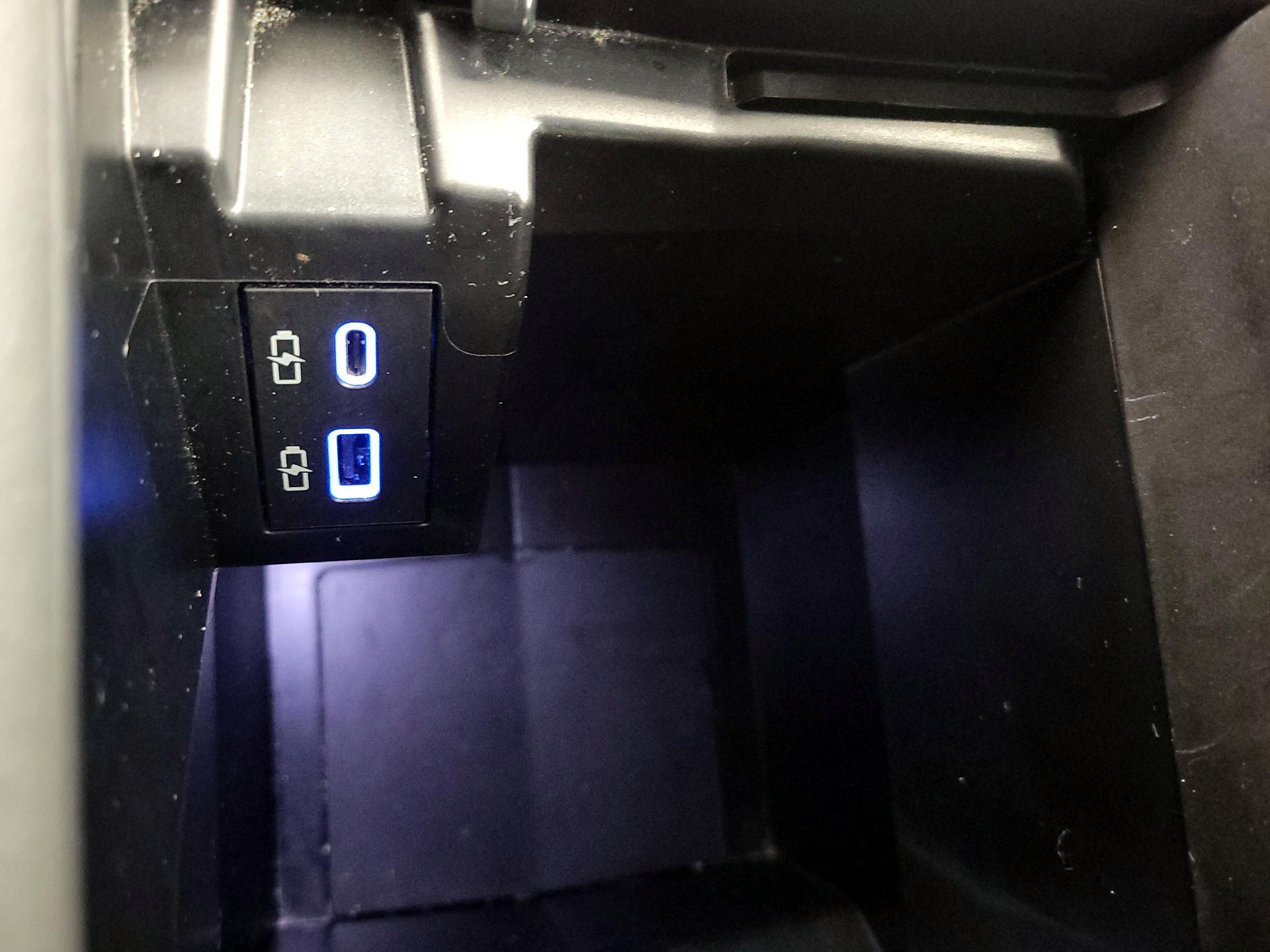 Thumbnail: 2024 Toyota Sienna - 18