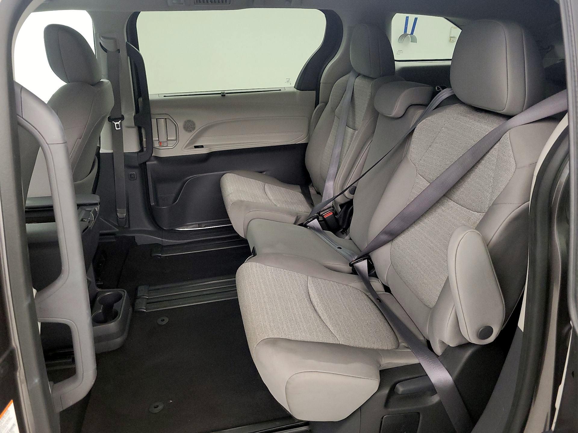 Thumbnail: 2024 Toyota Sienna - 19