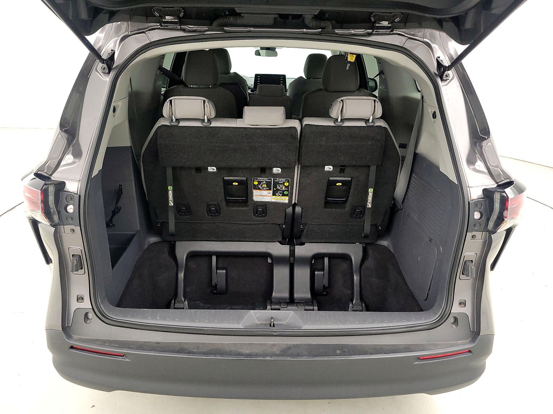 Thumbnail: 2024 Toyota Sienna - 20