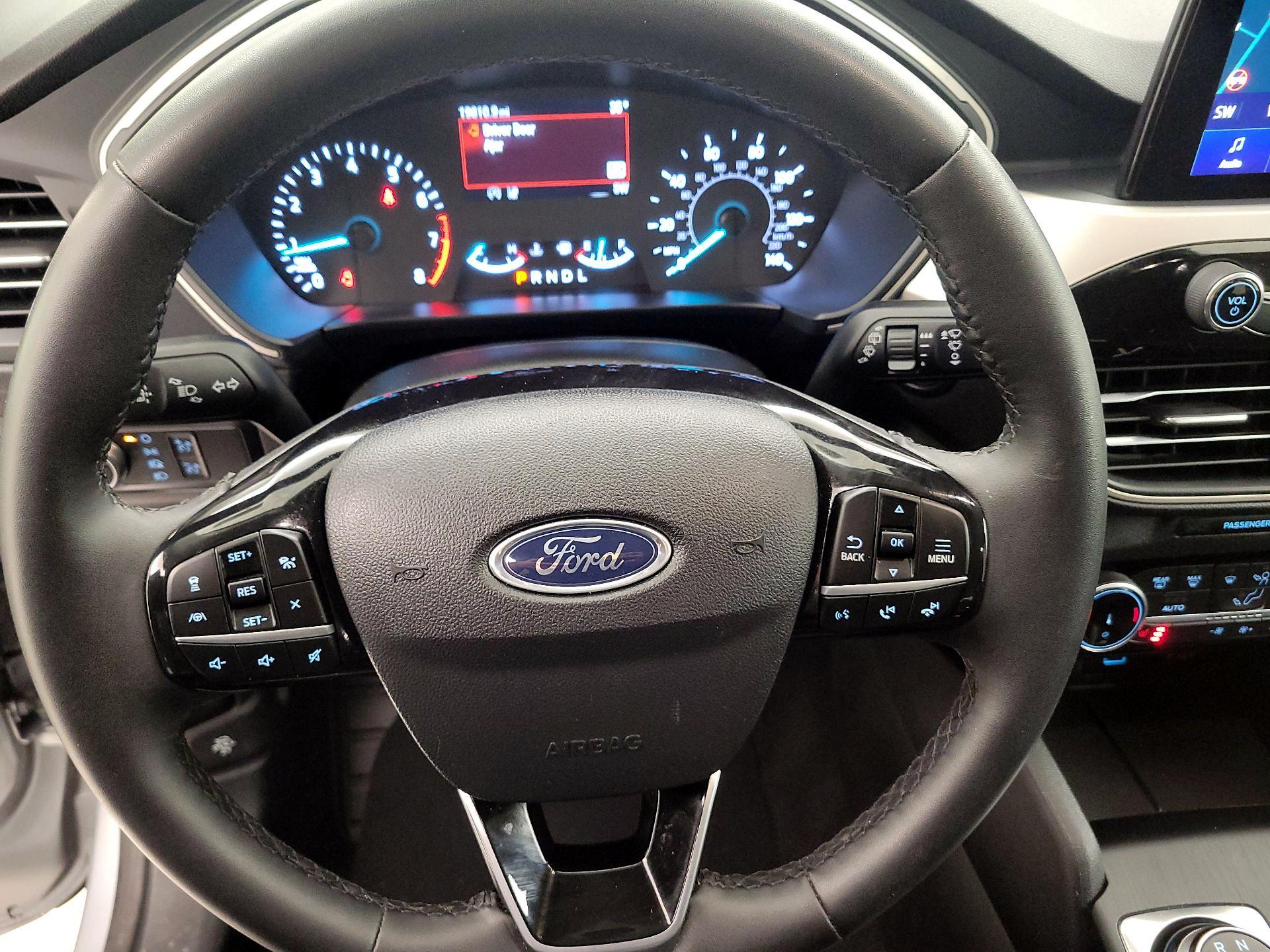 Thumbnail: 2022 Ford Escape - 10