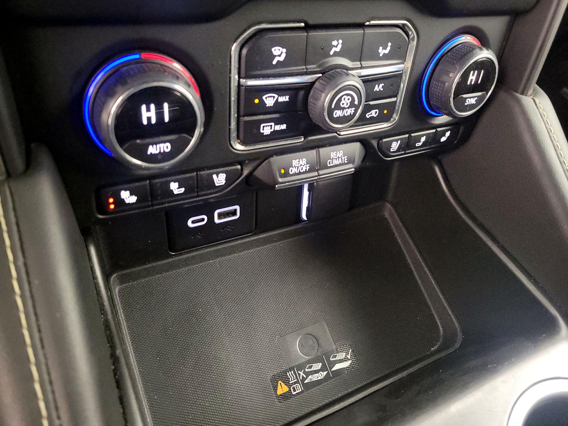 Thumbnail: 2023 Chevrolet Suburban - 16