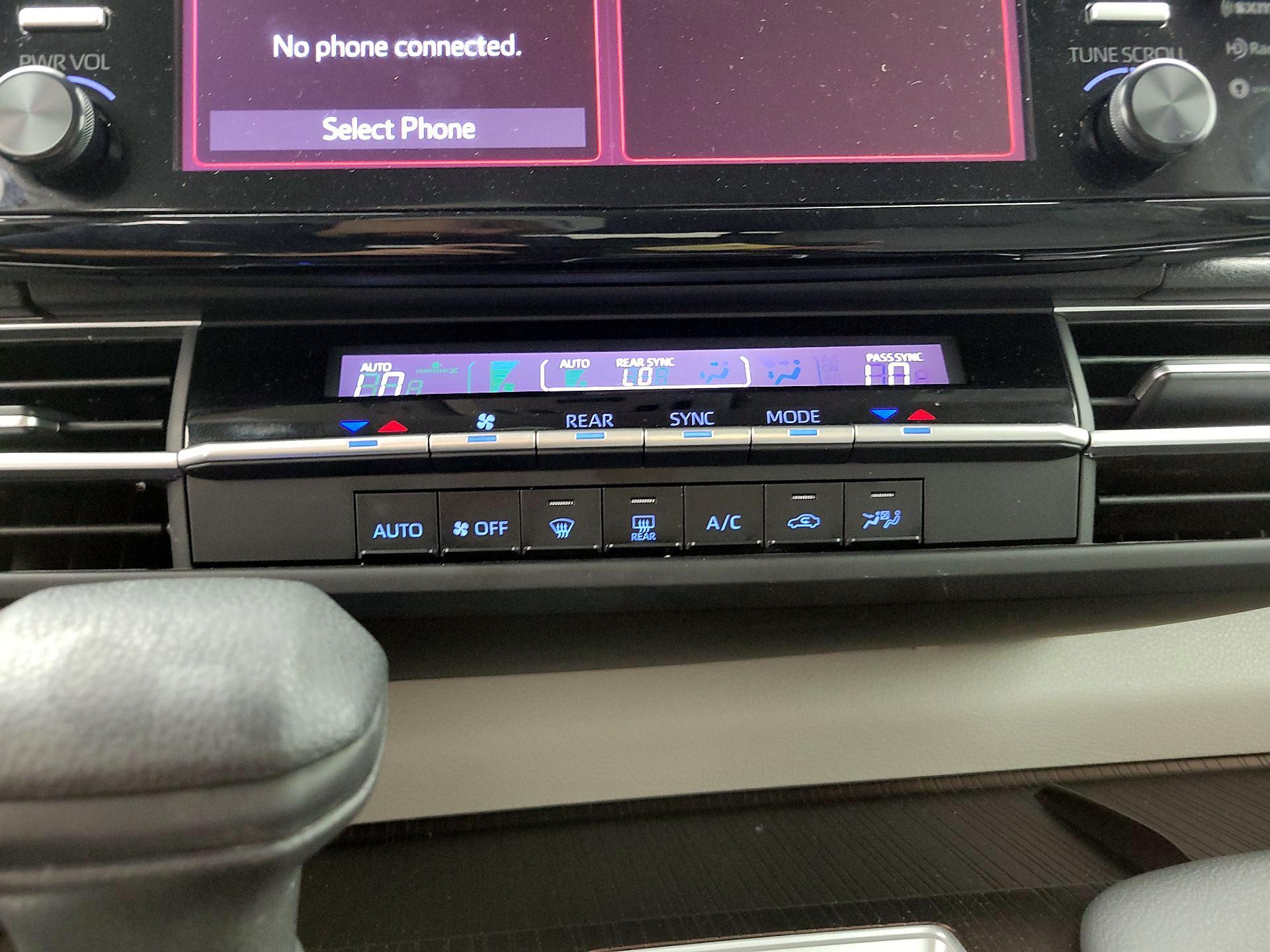 Thumbnail: 2024 Toyota Sienna - 16