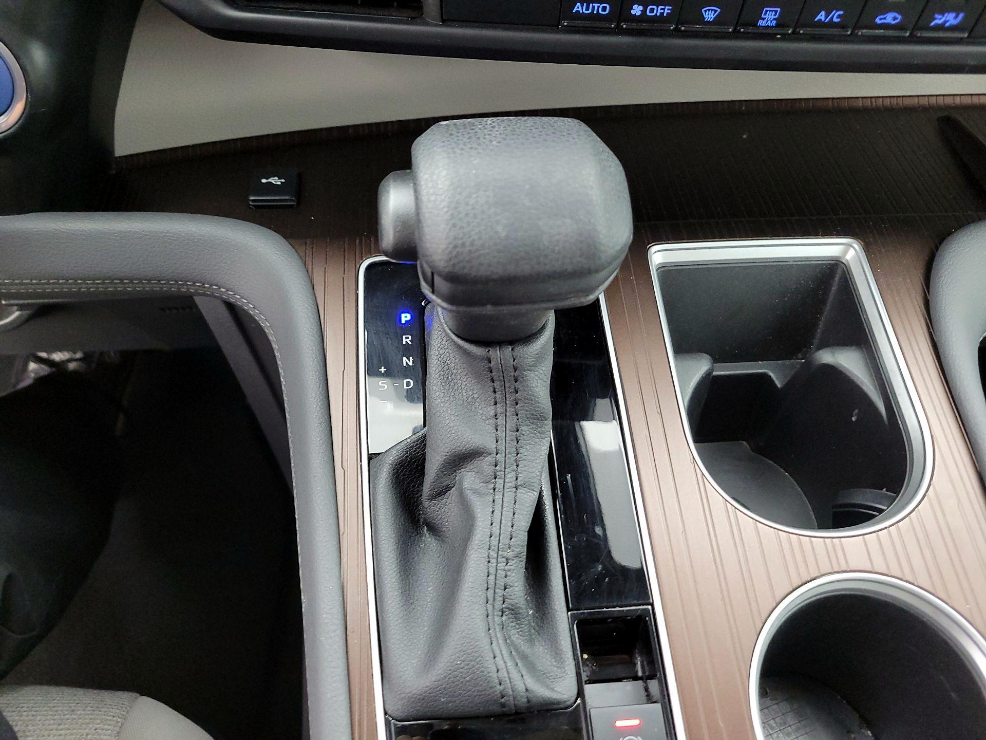 Thumbnail: 2024 Toyota Sienna - 17