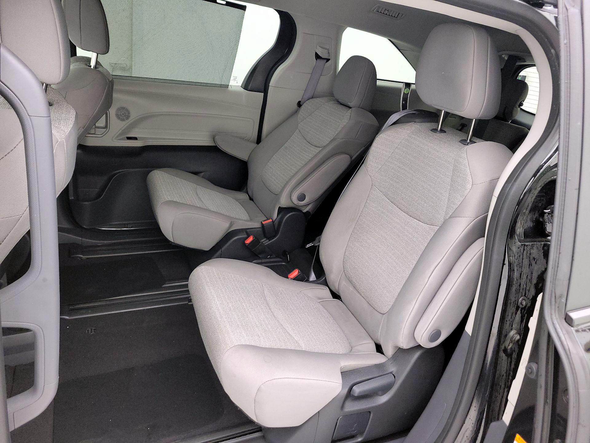 Thumbnail: 2024 Toyota Sienna - 19