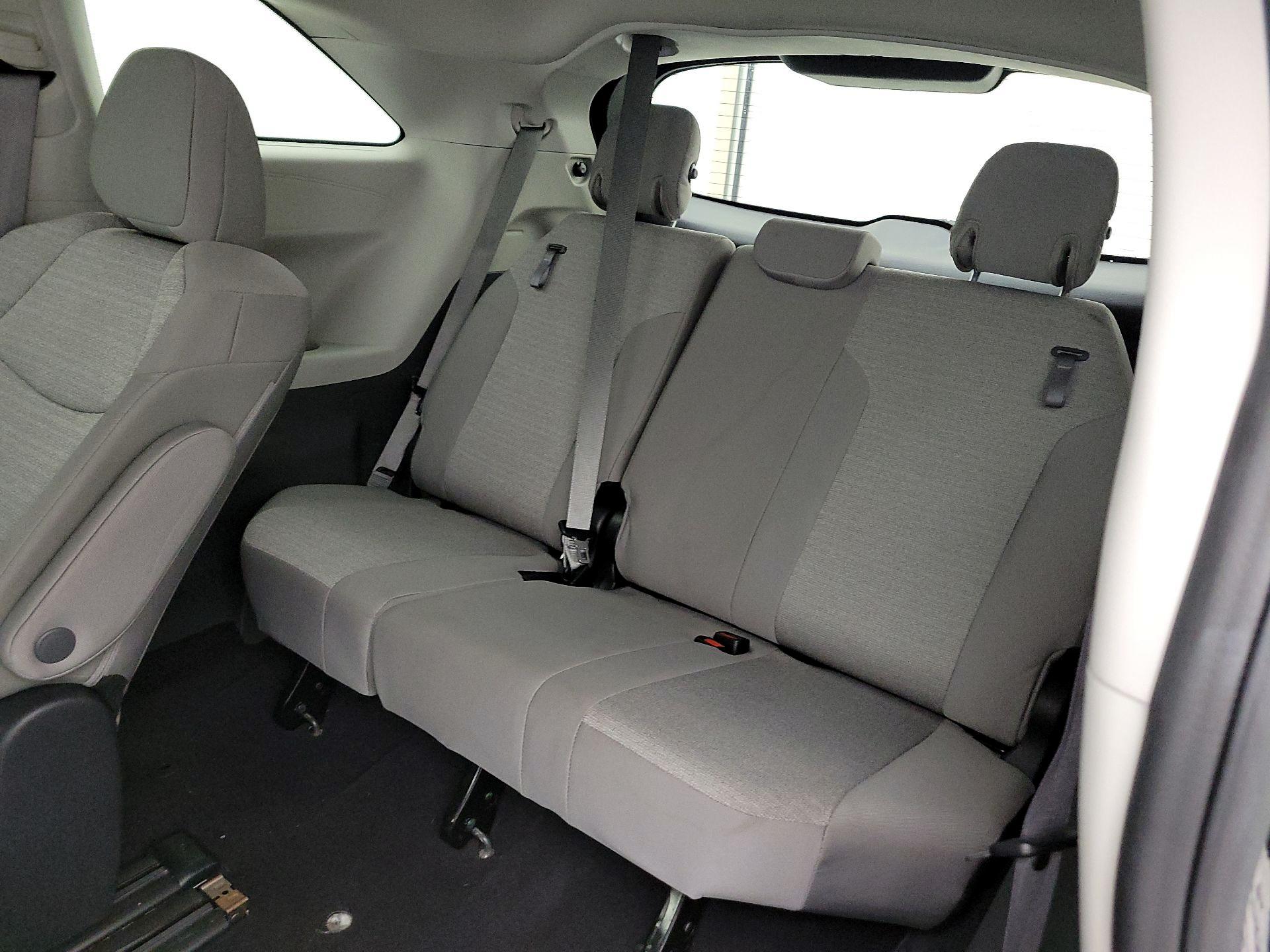 Thumbnail: 2024 Toyota Sienna - 20