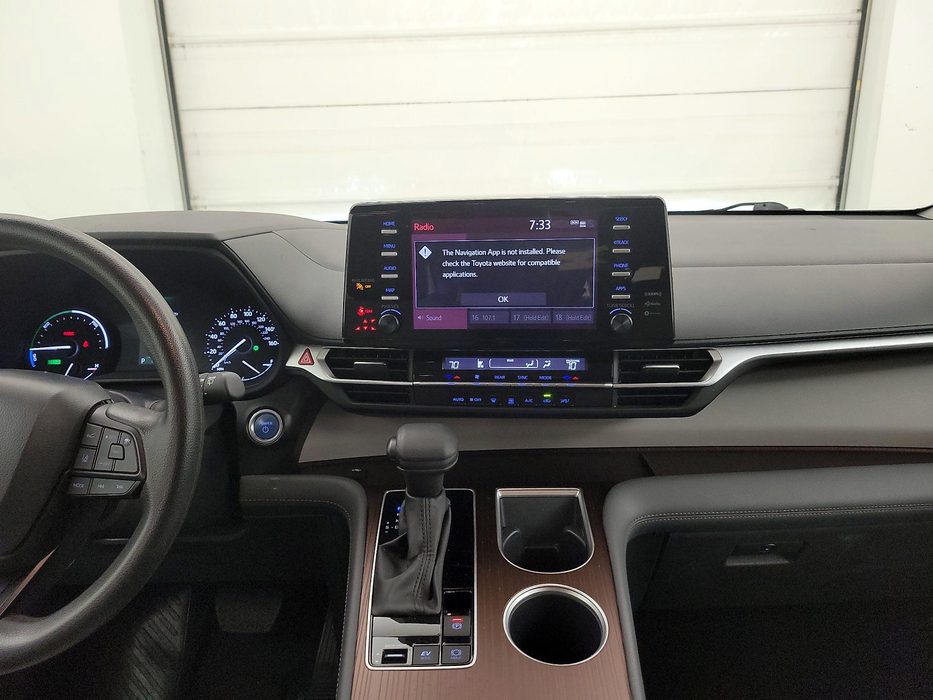 Thumbnail: 2024 Toyota Sienna - 9