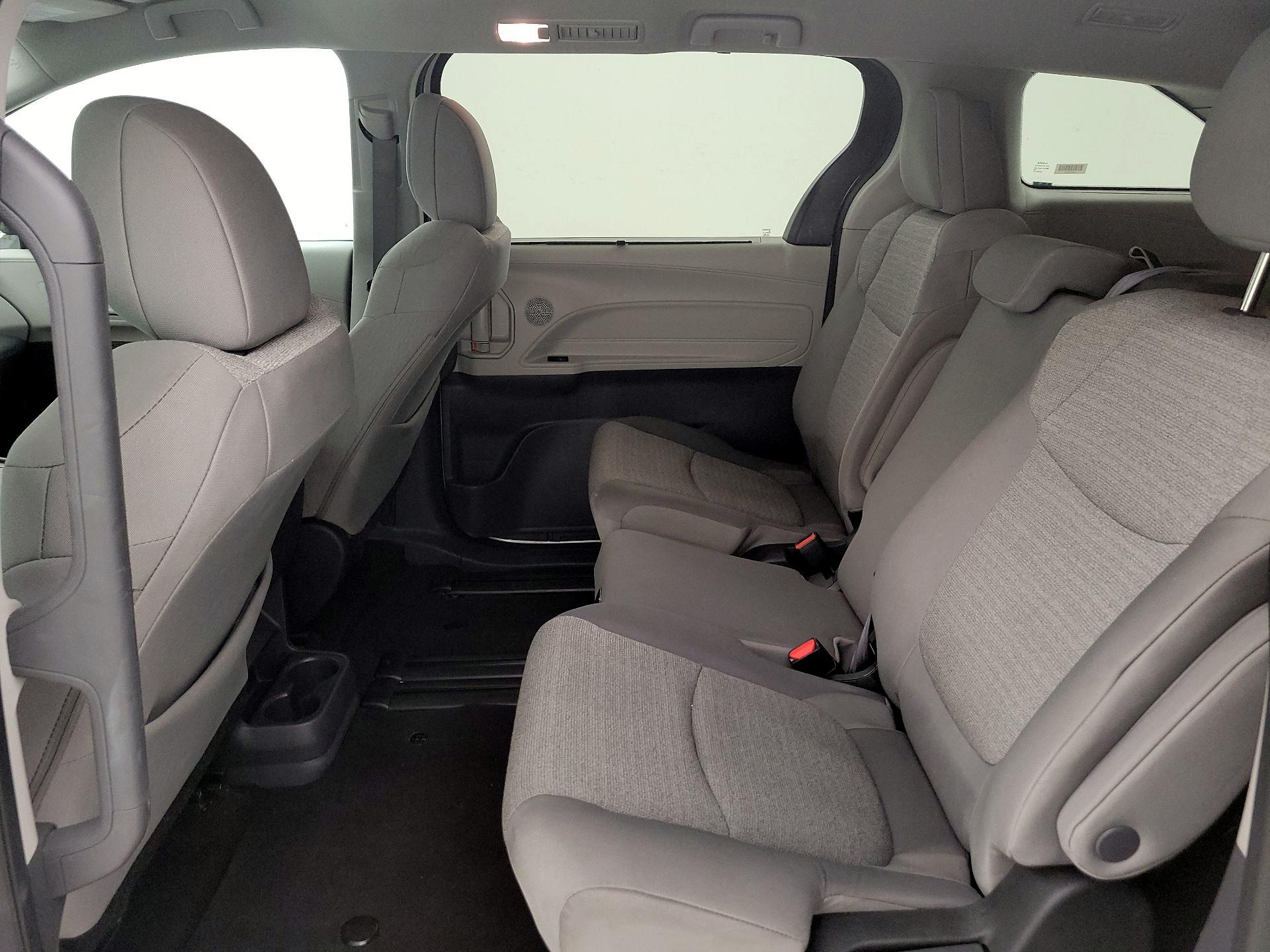 Thumbnail: 2024 Toyota Sienna - 19