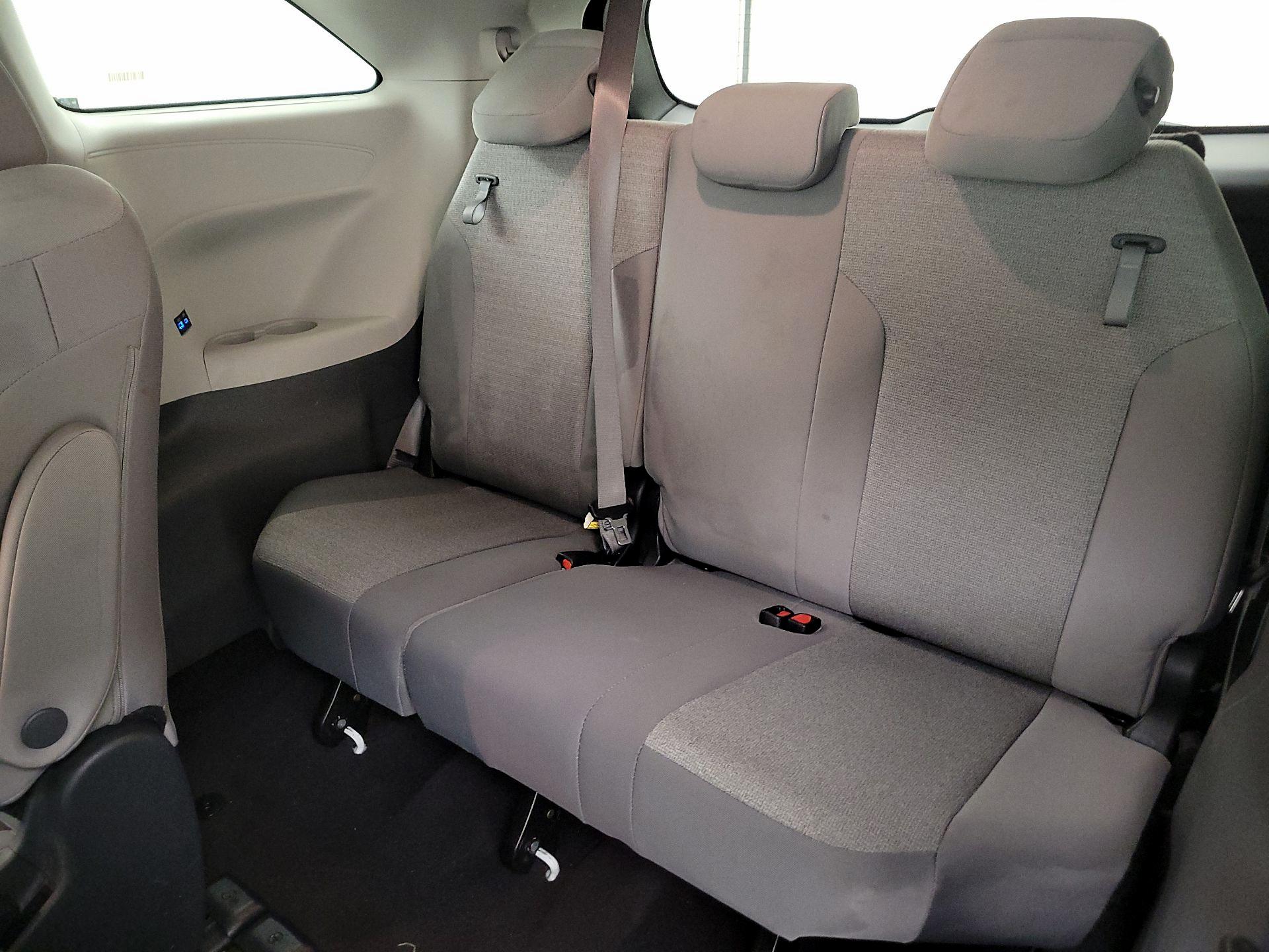 Thumbnail: 2024 Toyota Sienna - 20