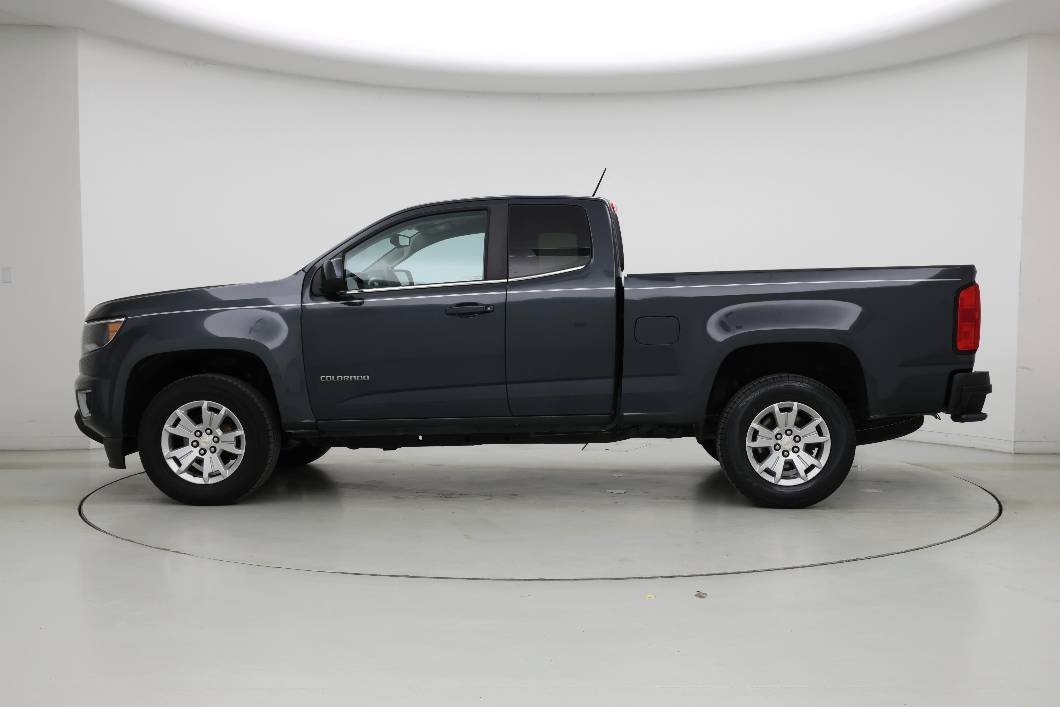 Thumbnail: 2017 Chevrolet Colorado - 3