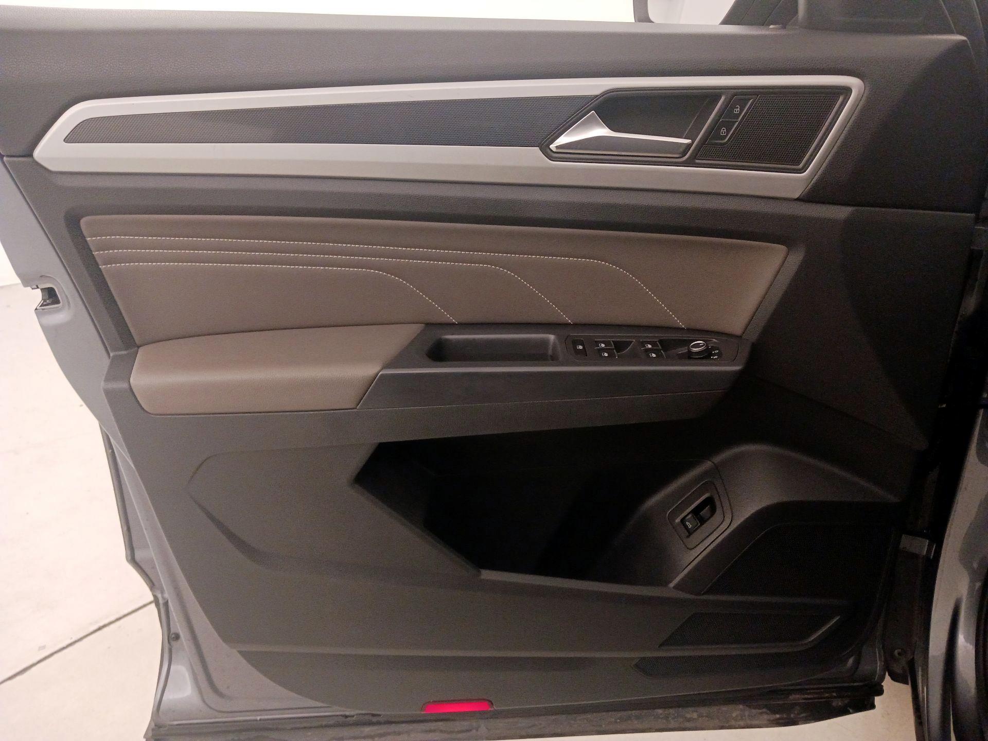 Thumbnail: 2021 Volkswagen Atlas - 12