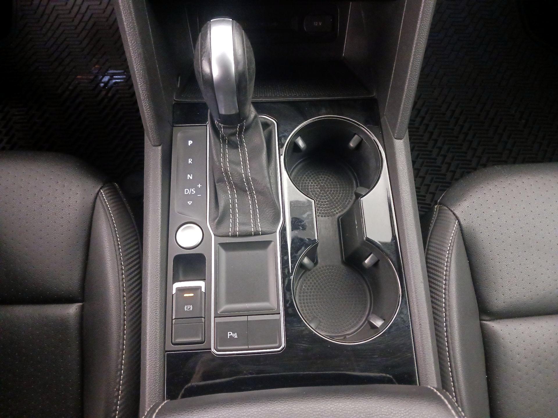 Thumbnail: 2021 Volkswagen Atlas - 18