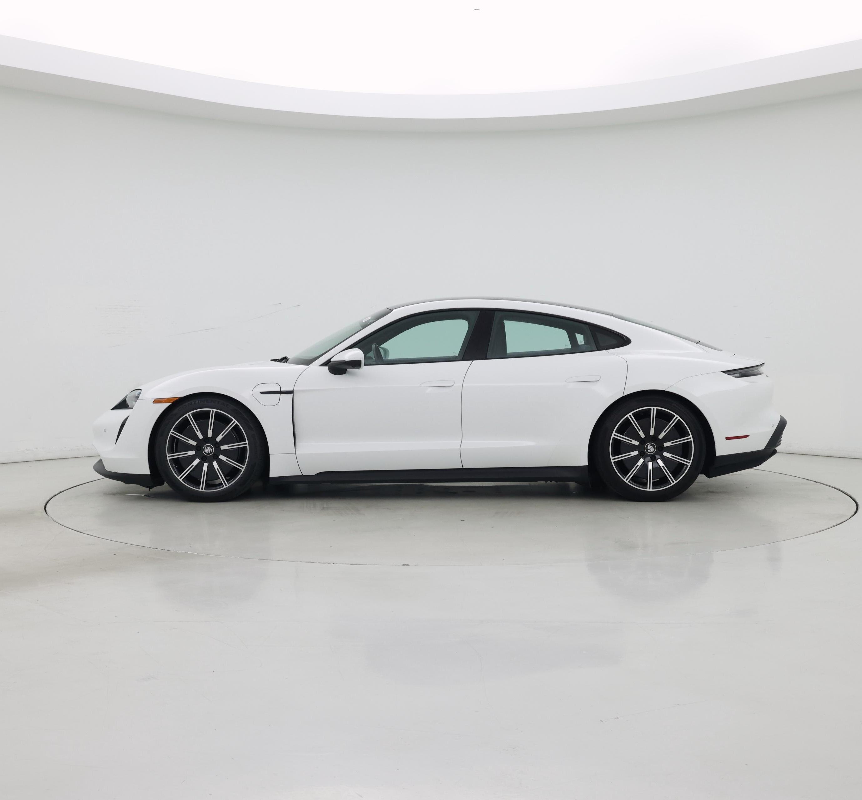 Thumbnail: 2021 Porsche Taycan - 3