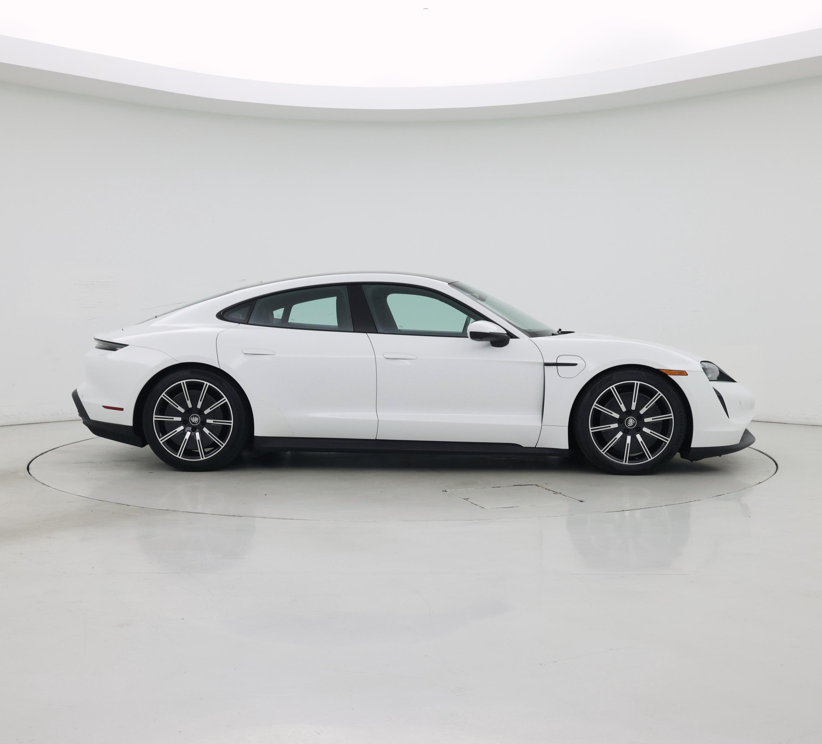 Thumbnail: 2021 Porsche Taycan - 7