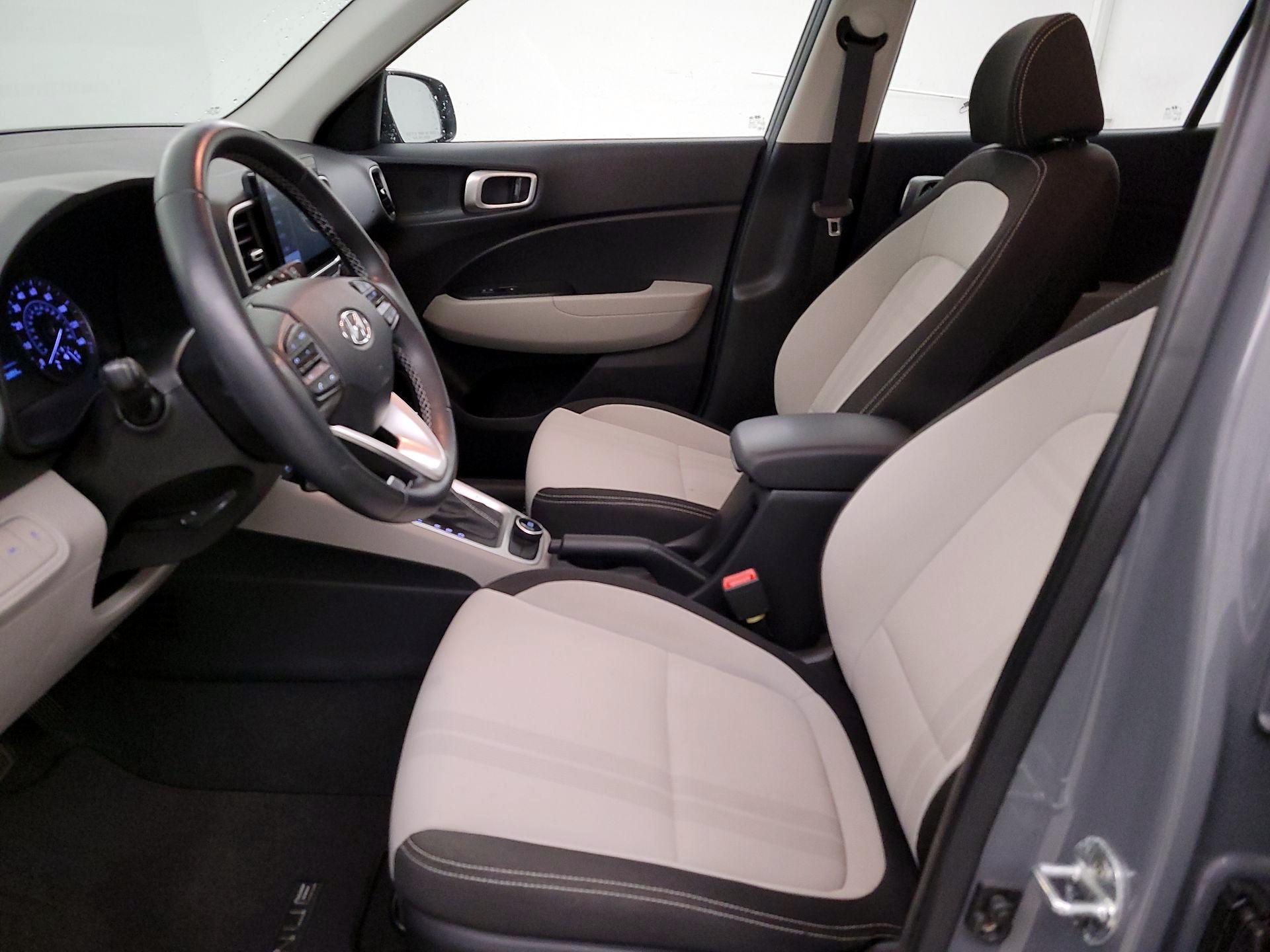 Thumbnail: 2022 Hyundai Venue - 11