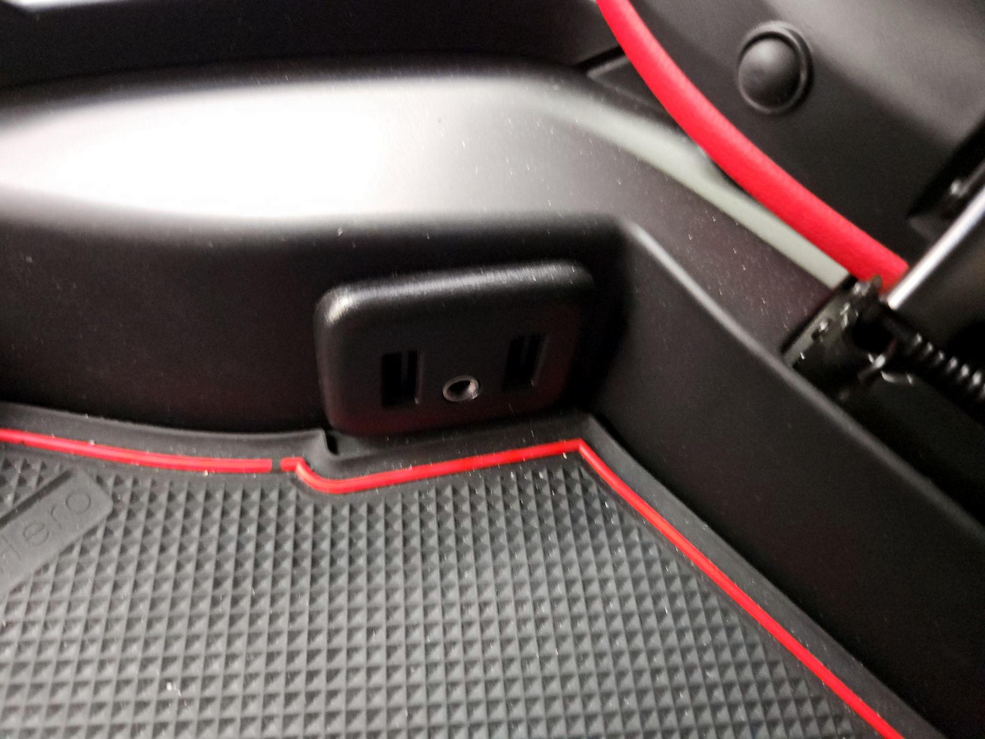 Thumbnail: 2019 Chevrolet Corvette - 18