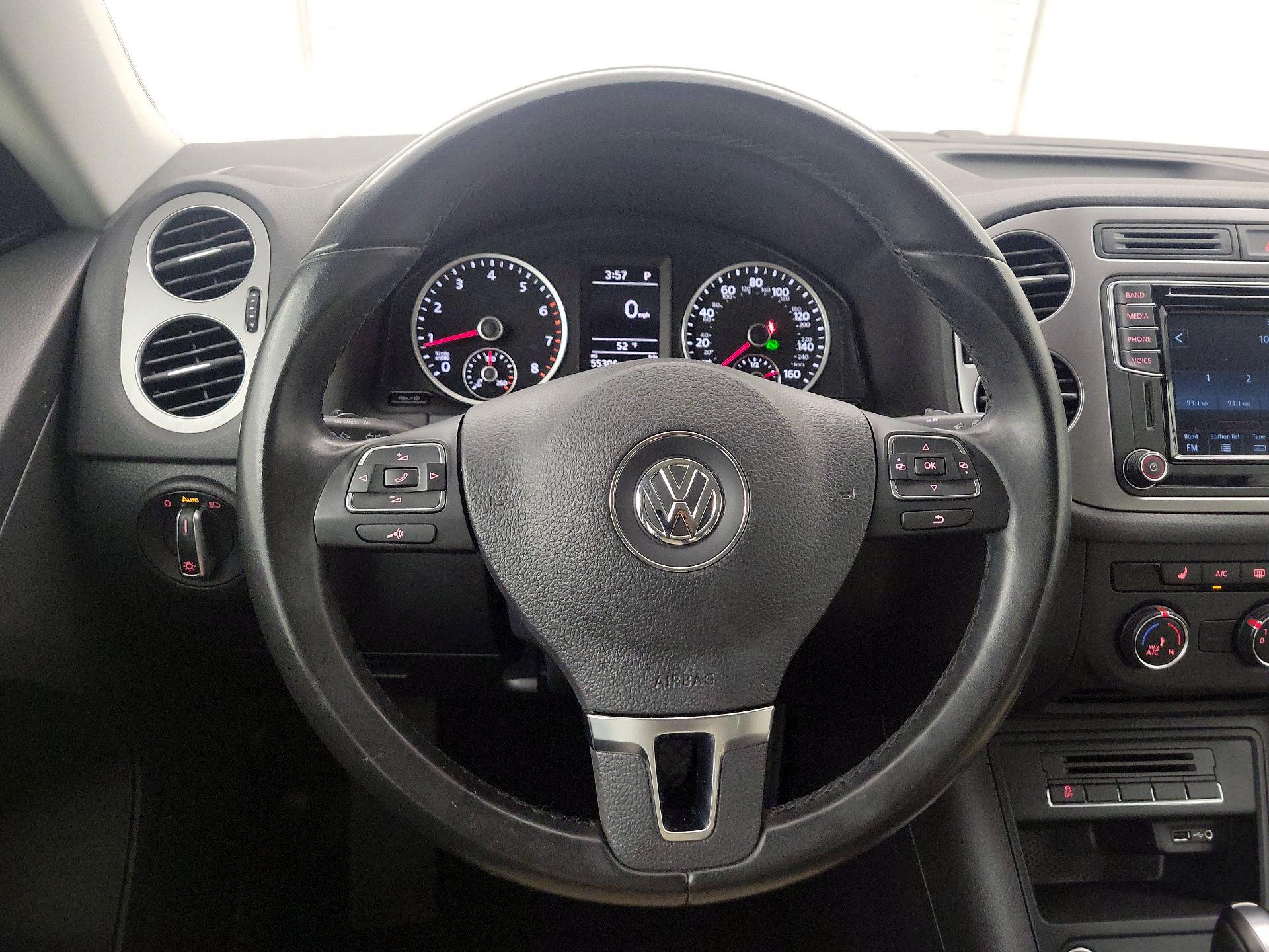Thumbnail: 2017 Volkswagen Tiguan - 10