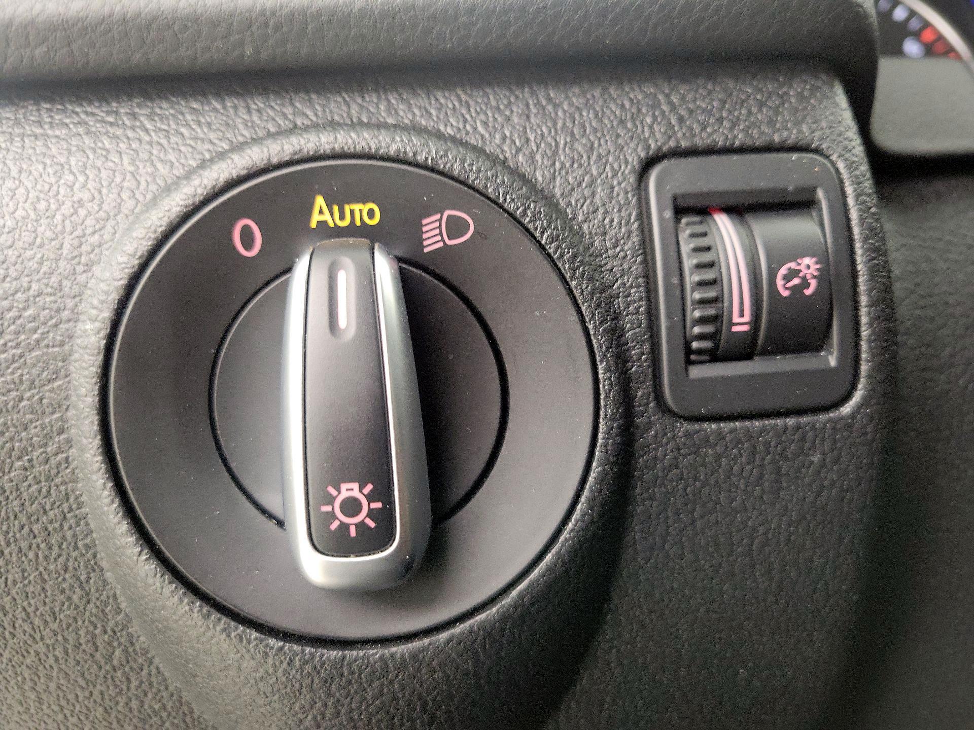 Thumbnail: 2017 Volkswagen Tiguan - 13