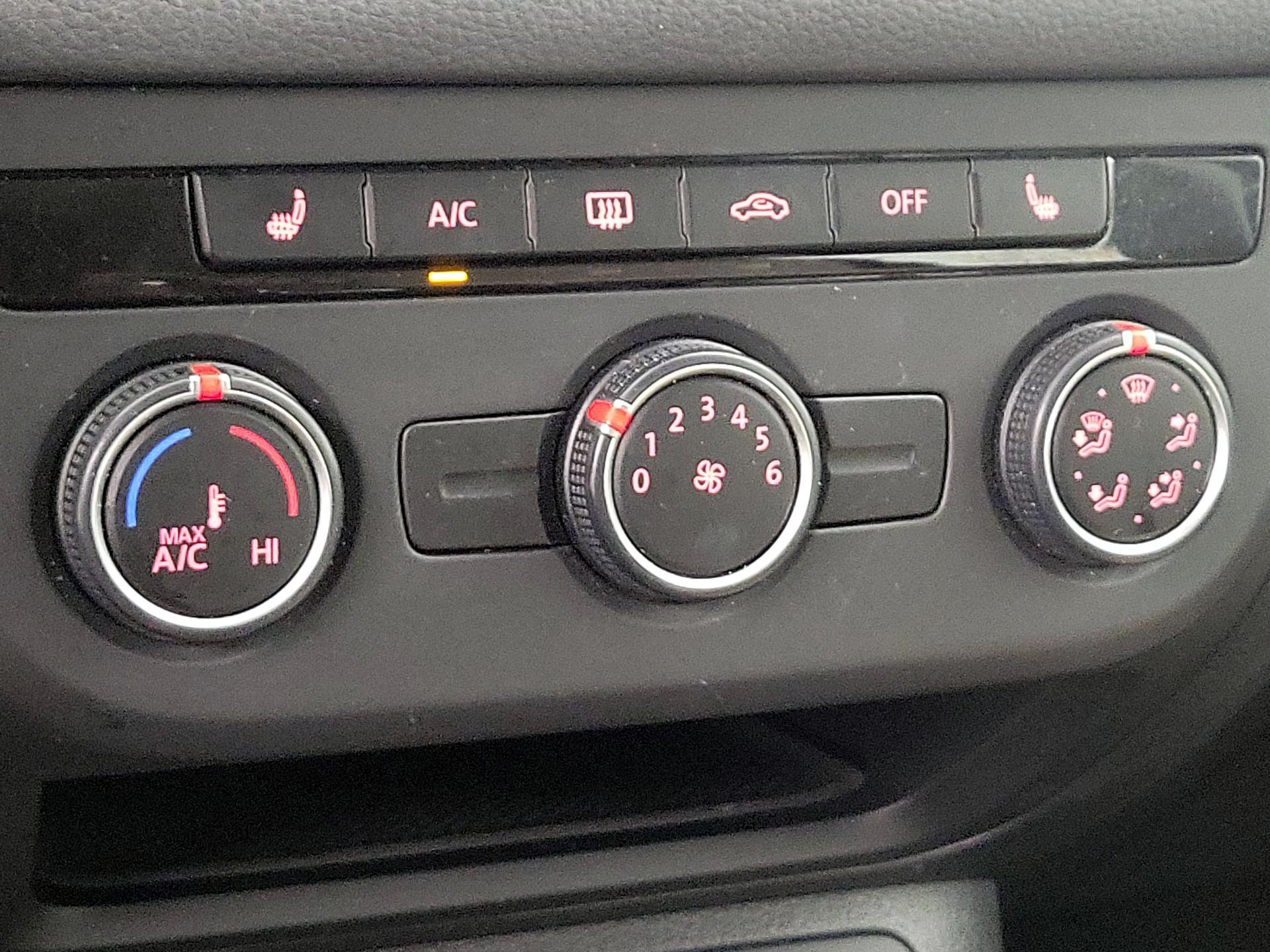 Thumbnail: 2017 Volkswagen Tiguan - 16