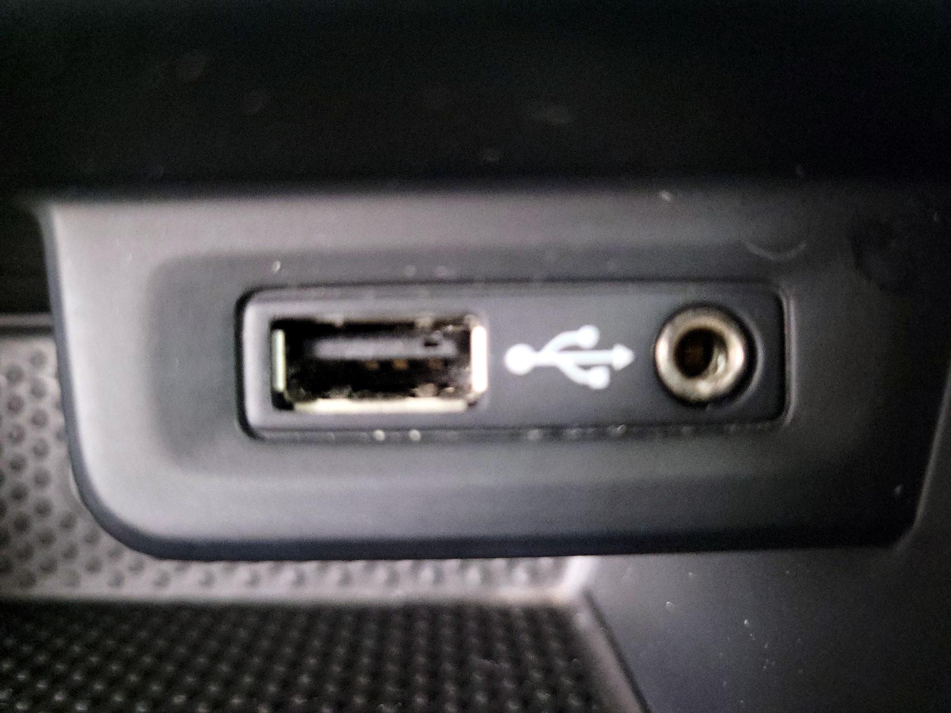 Thumbnail: 2017 Volkswagen Tiguan - 18