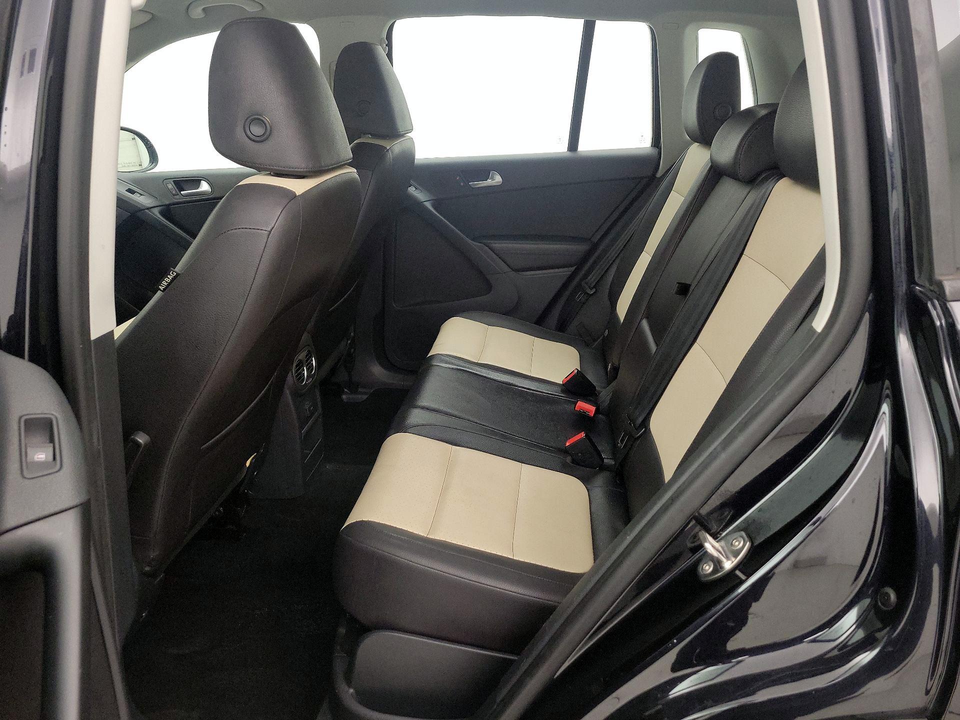 Thumbnail: 2017 Volkswagen Tiguan - 19