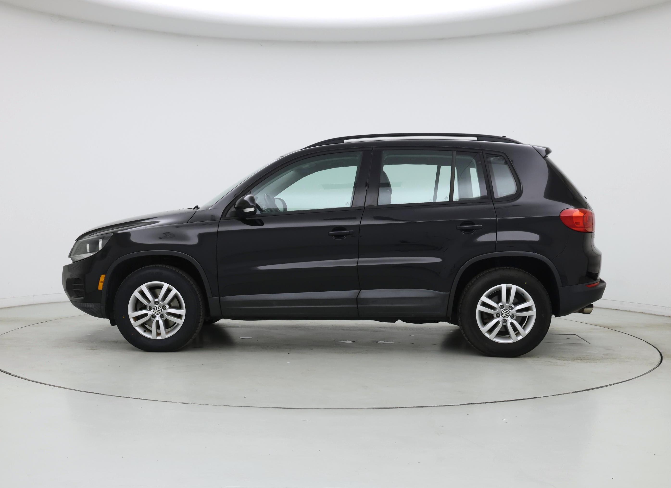 Thumbnail: 2017 Volkswagen Tiguan - 3