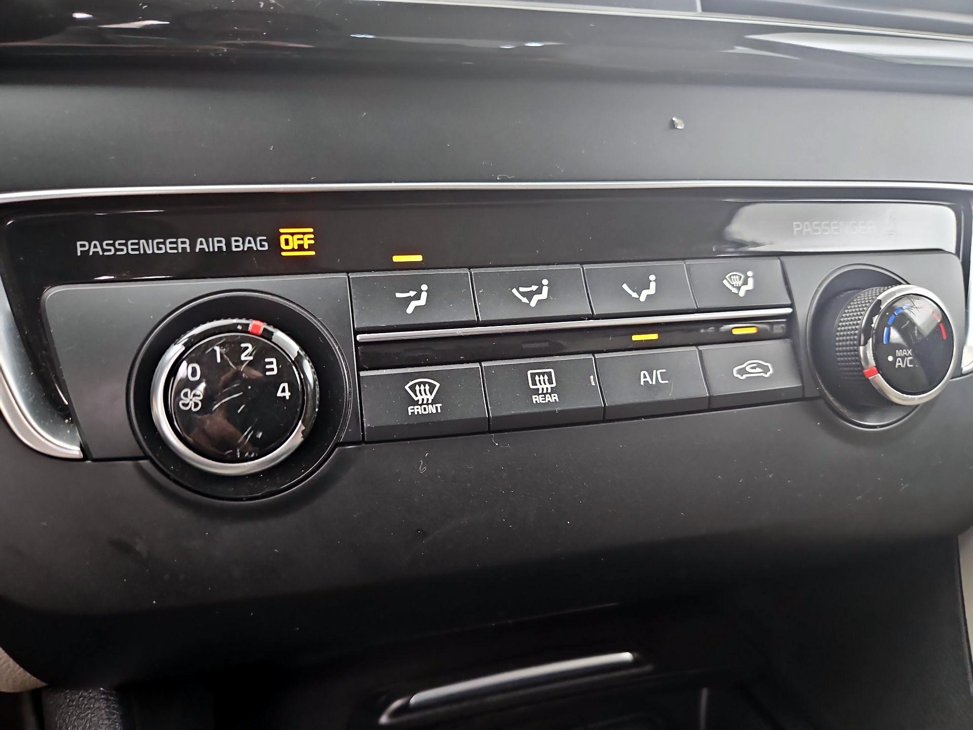 Thumbnail: 2017 Kia Optima - 16