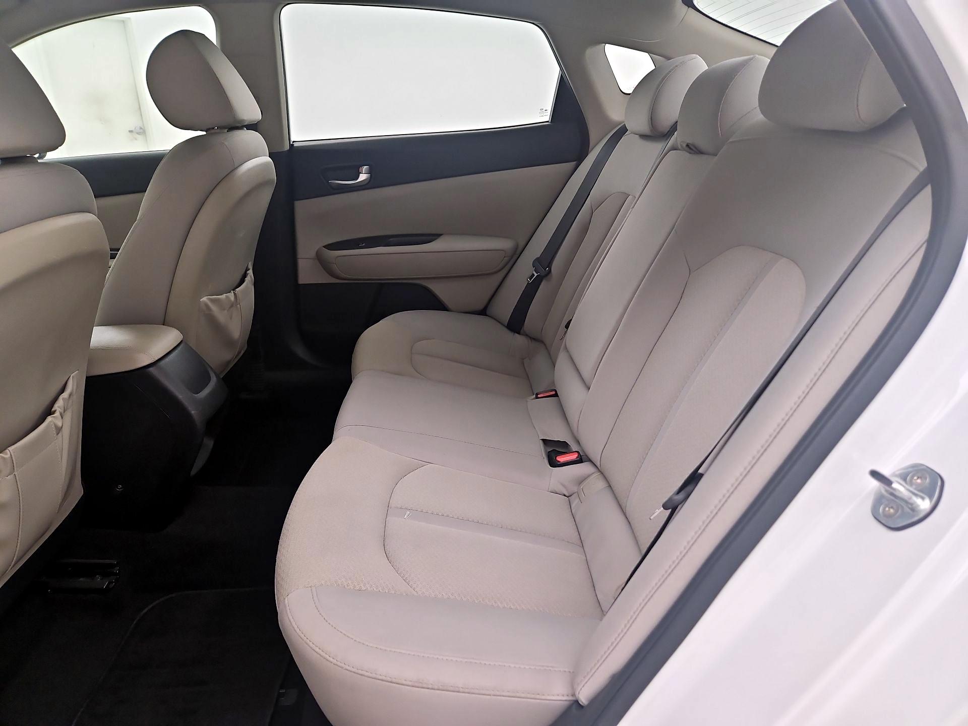 Thumbnail: 2017 Kia Optima - 19