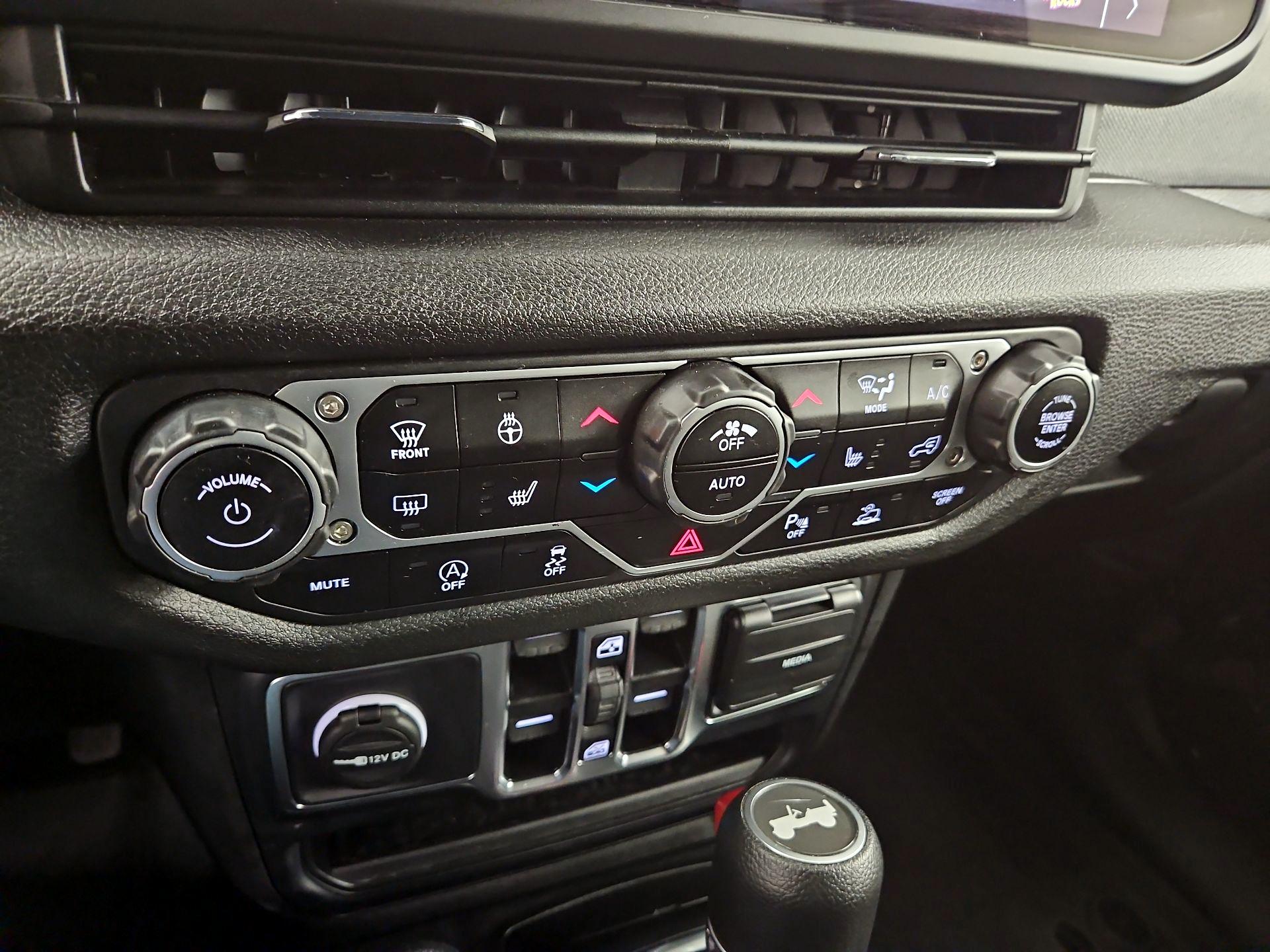 Thumbnail: 2024 Jeep Wrangler - 16