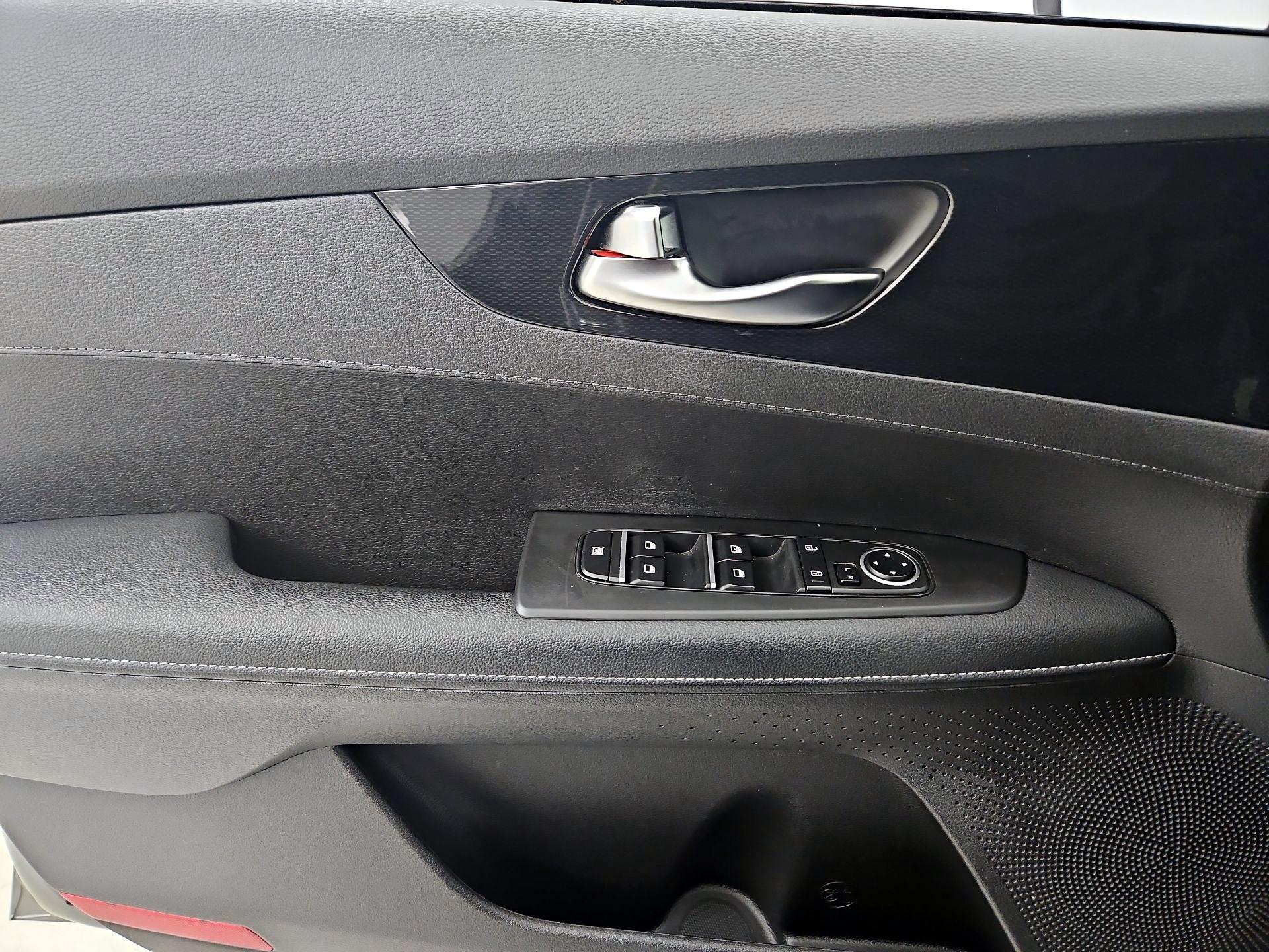 Thumbnail: 2023 Kia Forte - 12