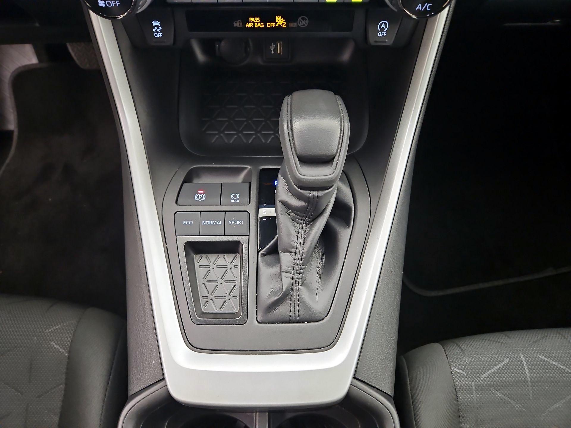 Thumbnail: 2023 Toyota RAV4 - 17