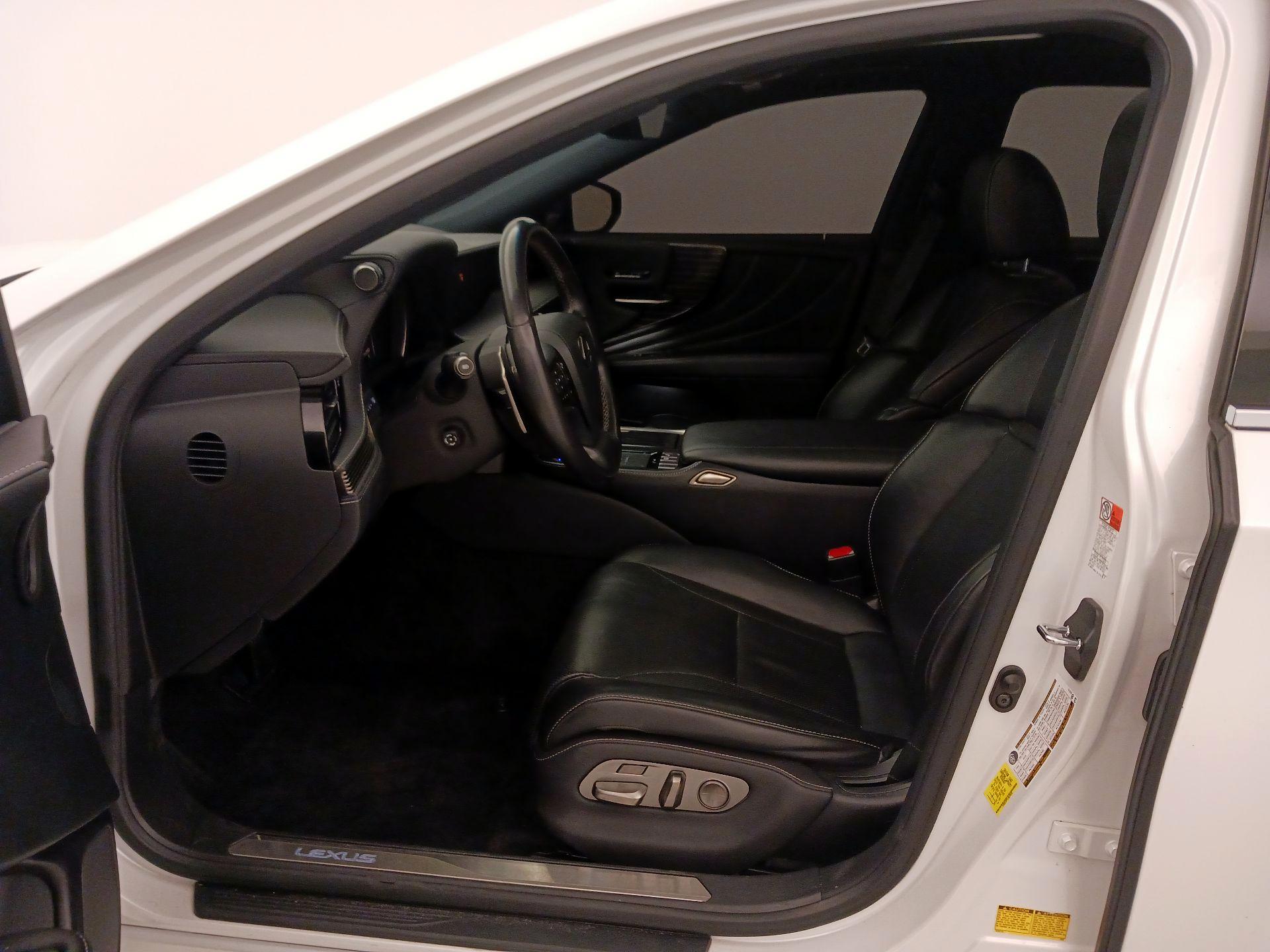 Thumbnail: 2020 Lexus LS - 11