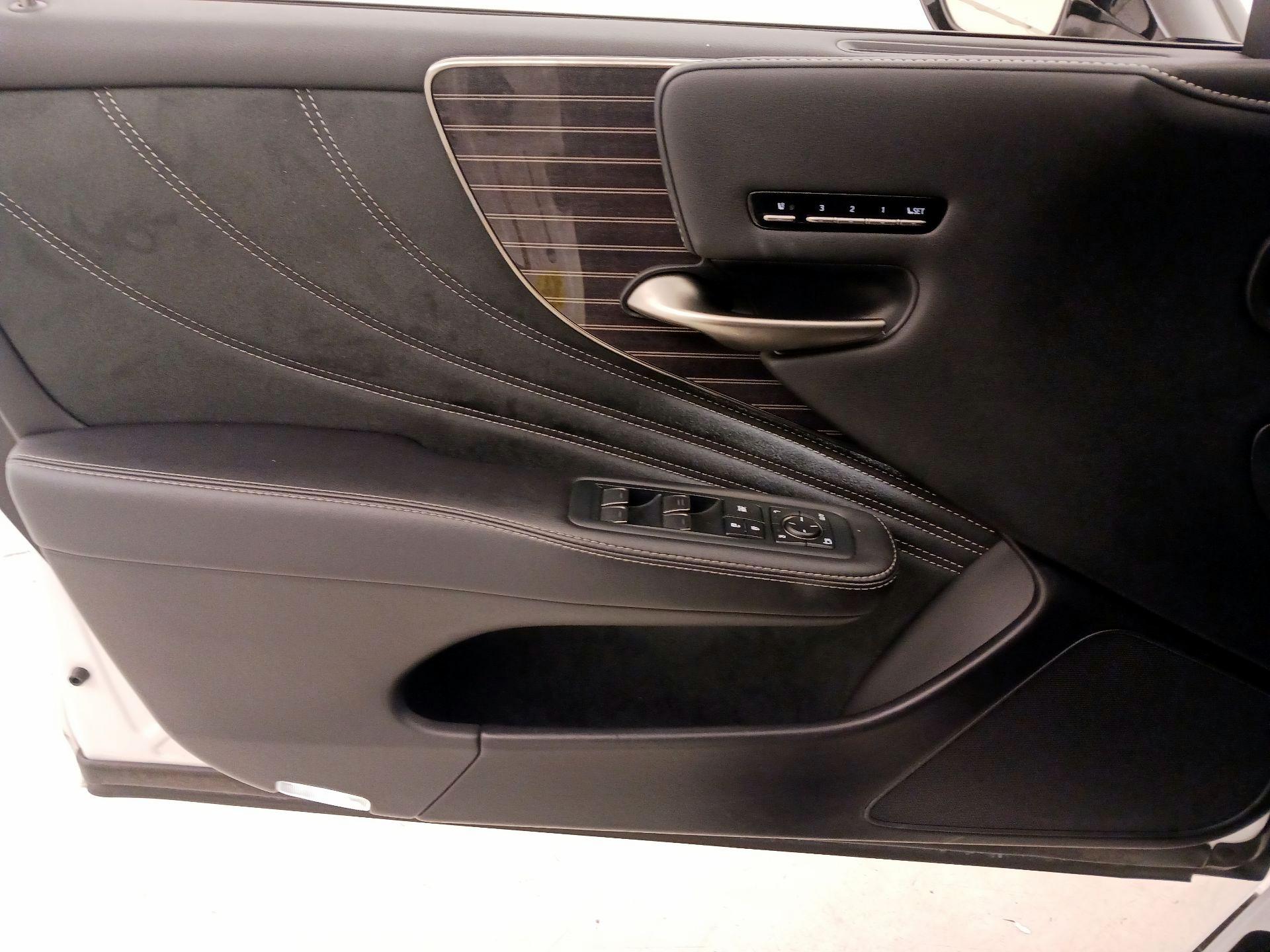 Thumbnail: 2020 Lexus LS - 12