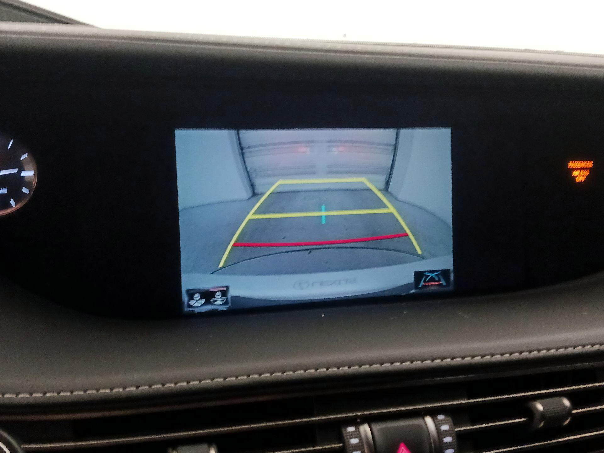 Thumbnail: 2020 Lexus LS - 15